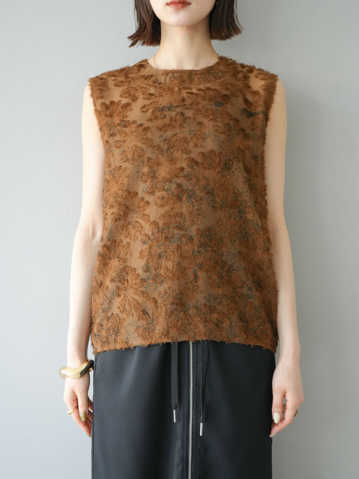 [予約]ニュアンスフリンジジャガードノースリーブブラウス/ブラウン