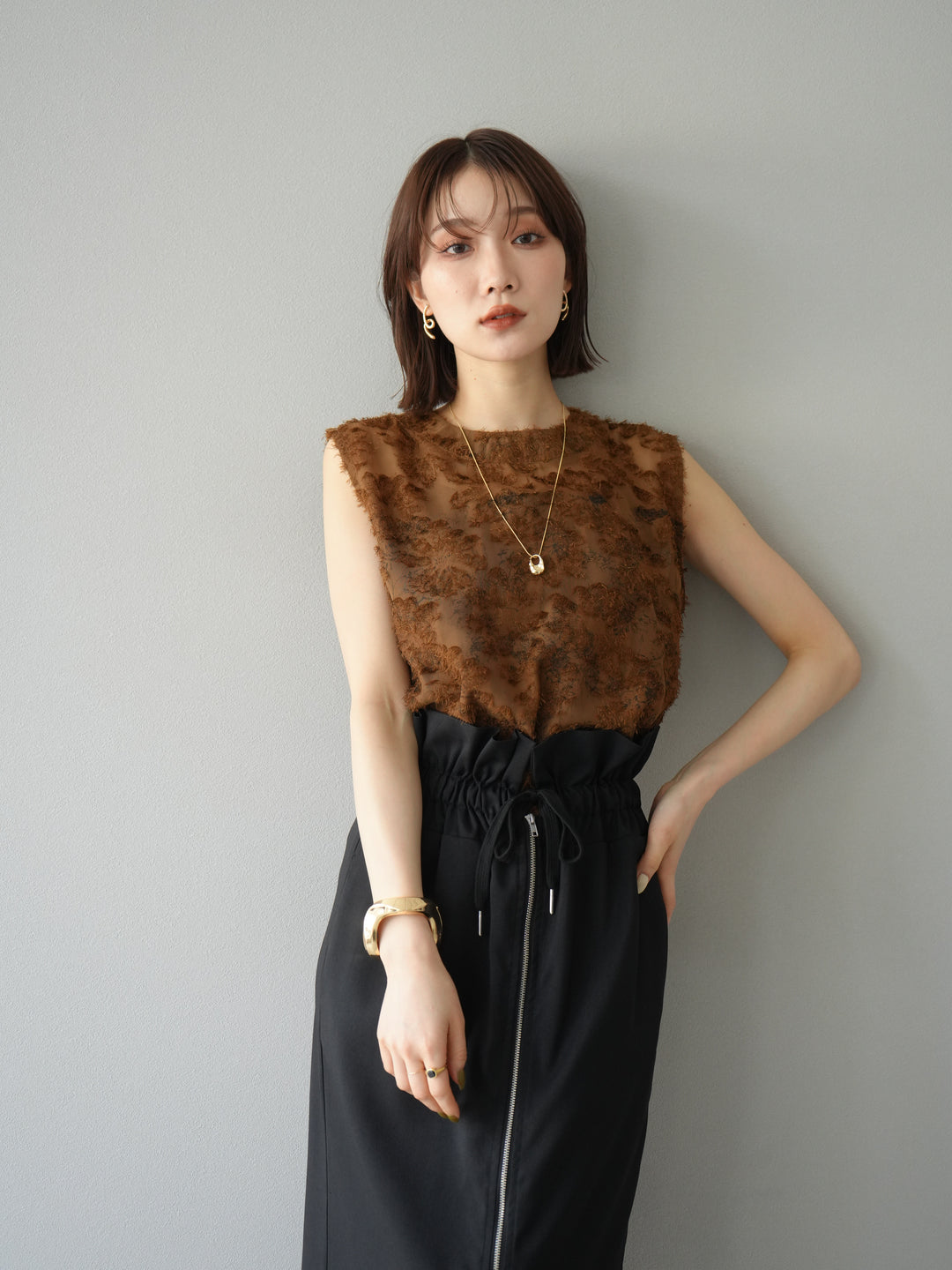 [予約]ニュアンスフリンジジャガードノースリーブブラウス/ブラウン