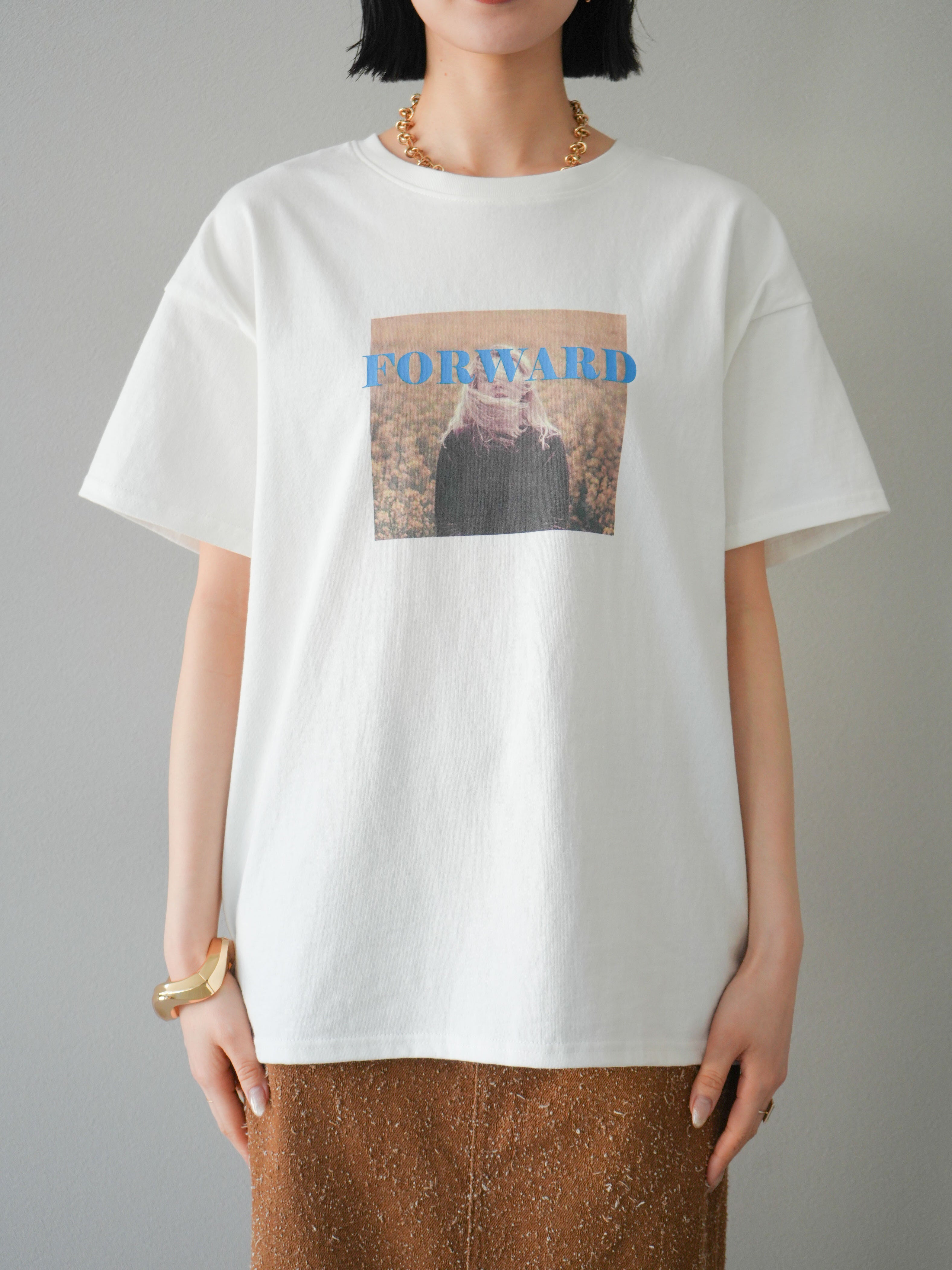 予約]ネオンロゴプリントTシャツ/オフブルー – Lumier