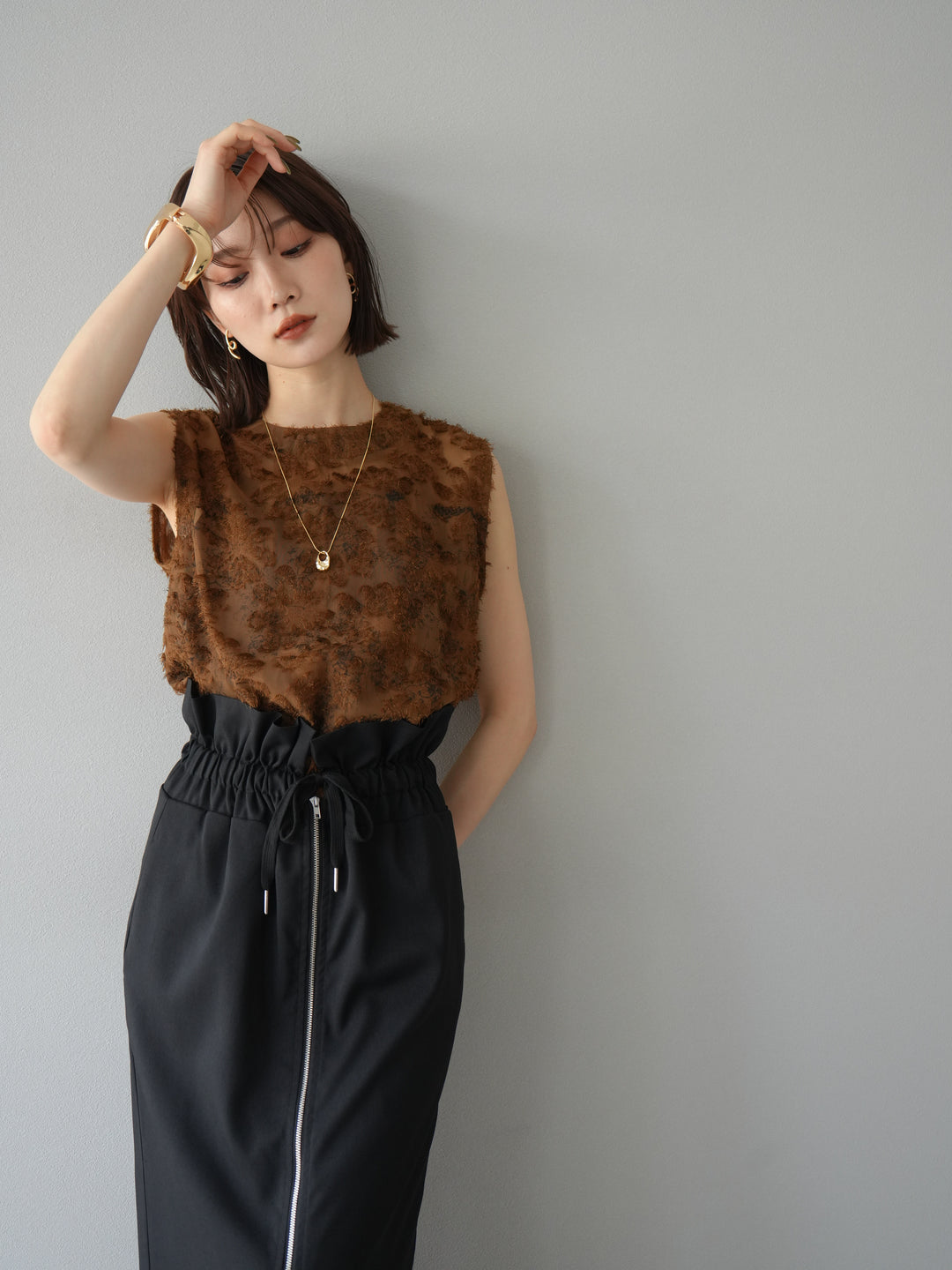 [予約]ニュアンスフリンジジャガードノースリーブブラウス/ブラウン