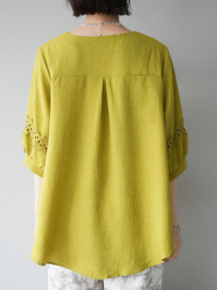 [Pre-order] Linen-touch sleeve cutwork tuck blouse/yellow green