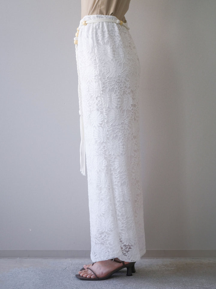 [予約]コードベルト付フラワーレーススカート/white