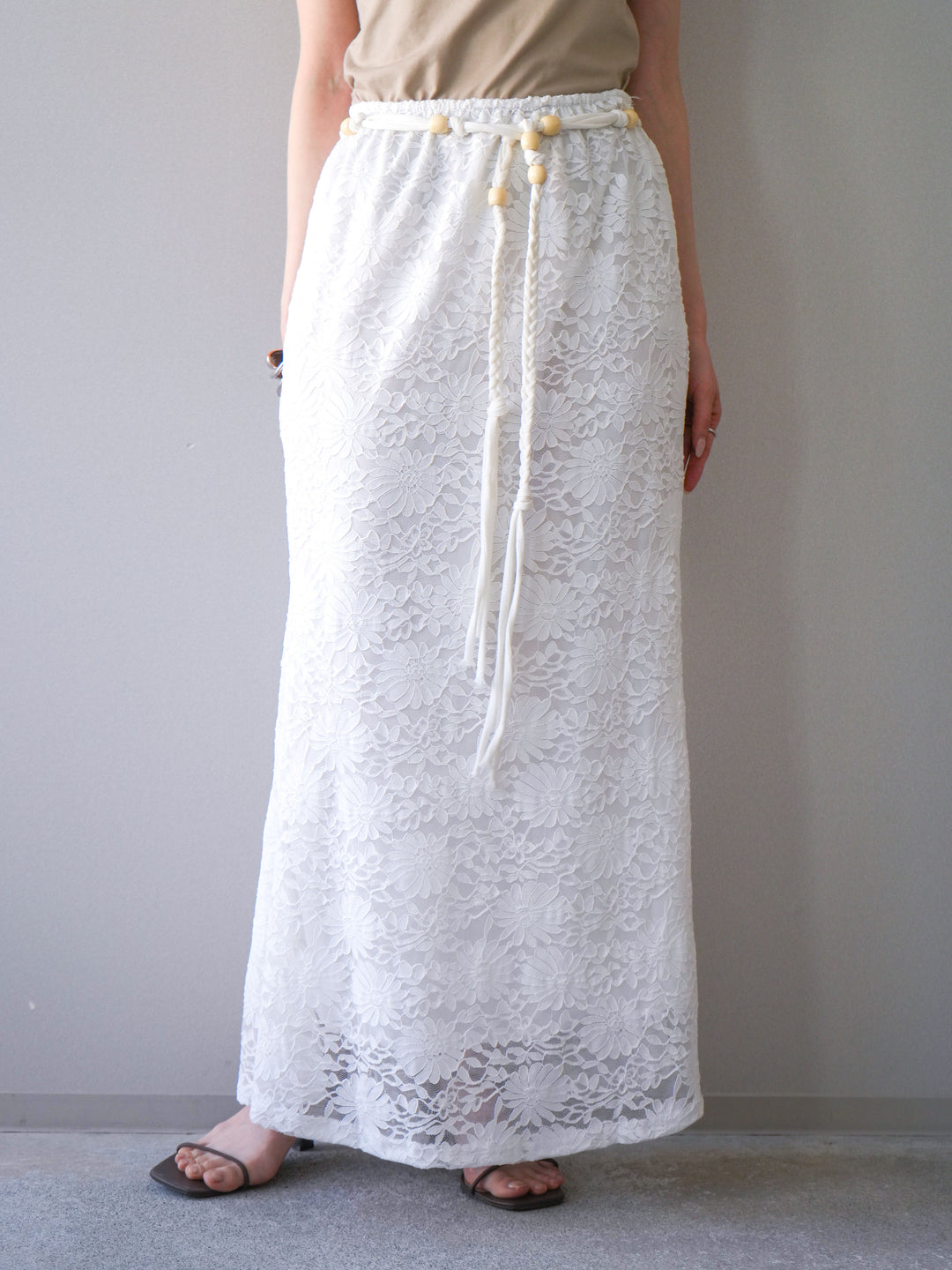 [予約]コードベルト付フラワーレーススカート/white