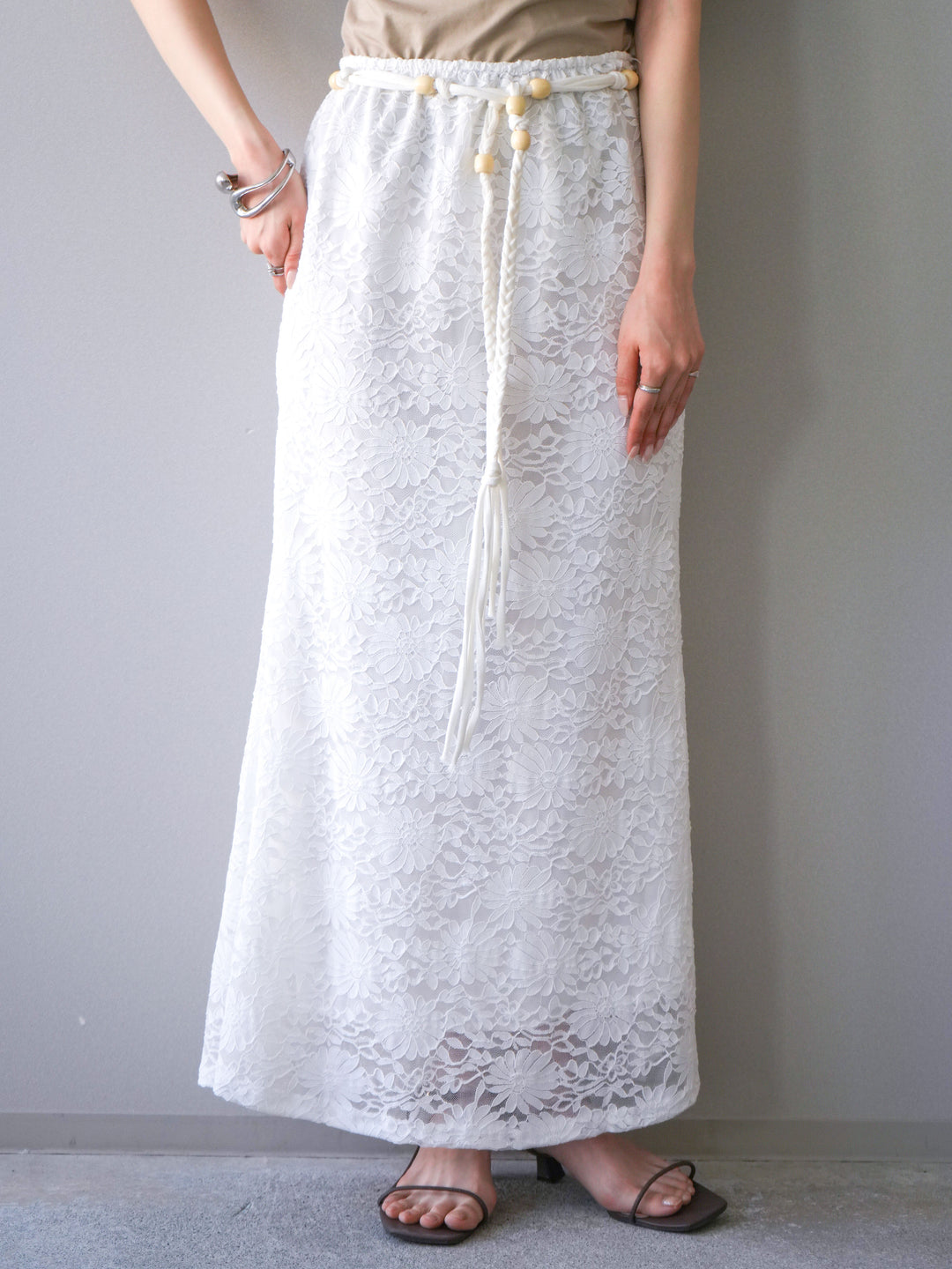 [予約]コードベルト付フラワーレーススカート/white