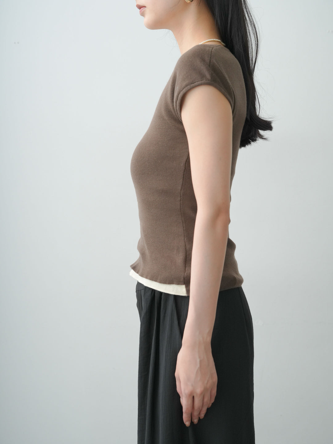 [予約]フロントレイヤードVネックニットトップス/brown