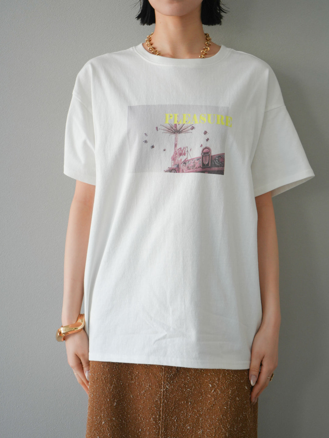 [預購] 霓虹logo印花T卹/米黃色