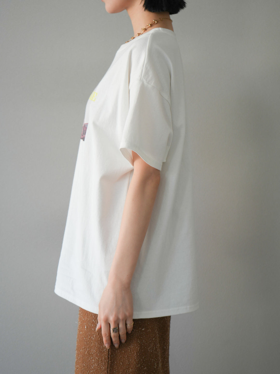 [預購] 霓虹logo印花T卹/米黃色