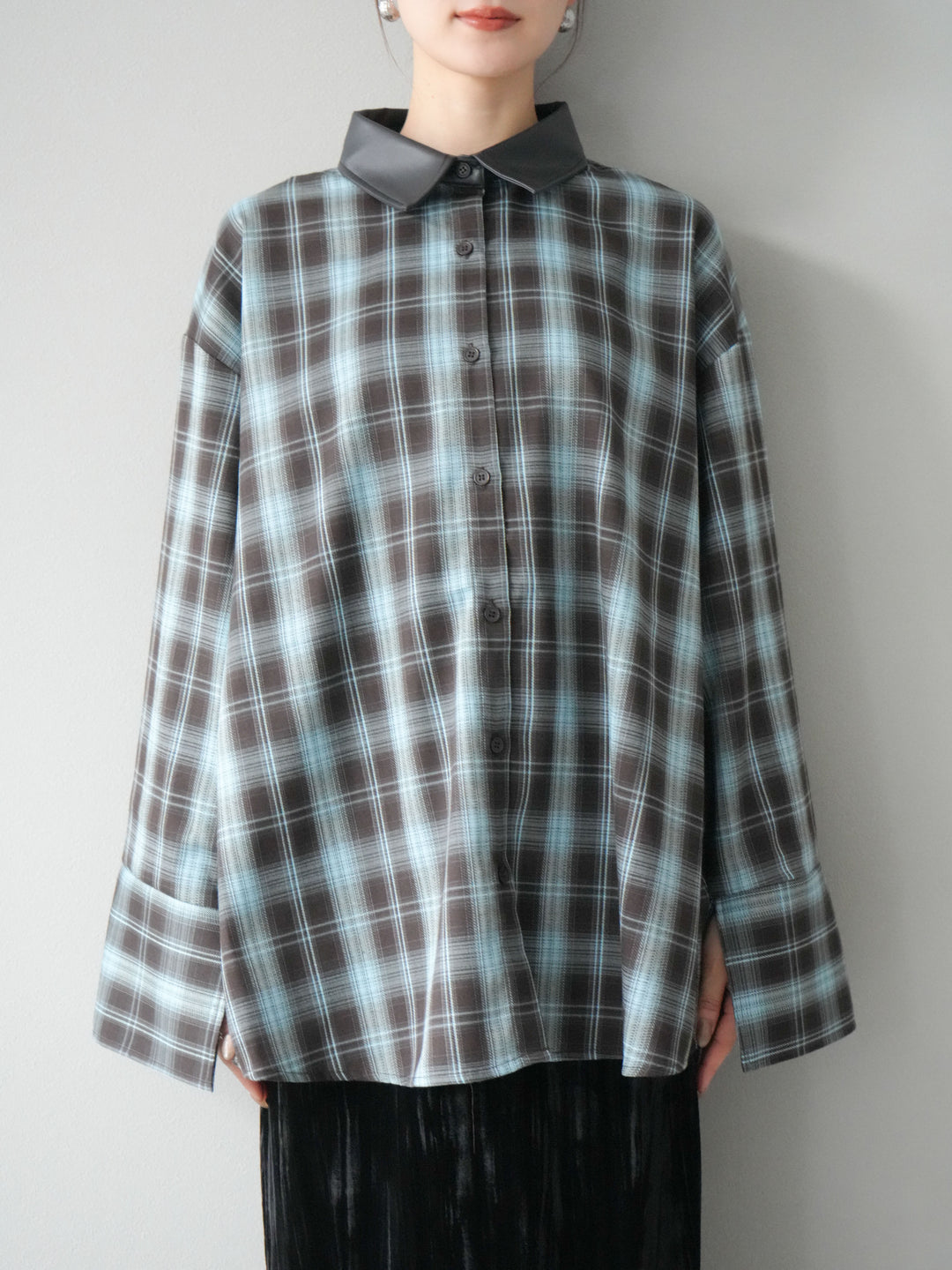 [予約]レザー襟オンブレチェックオーバーシャツ /ブルー