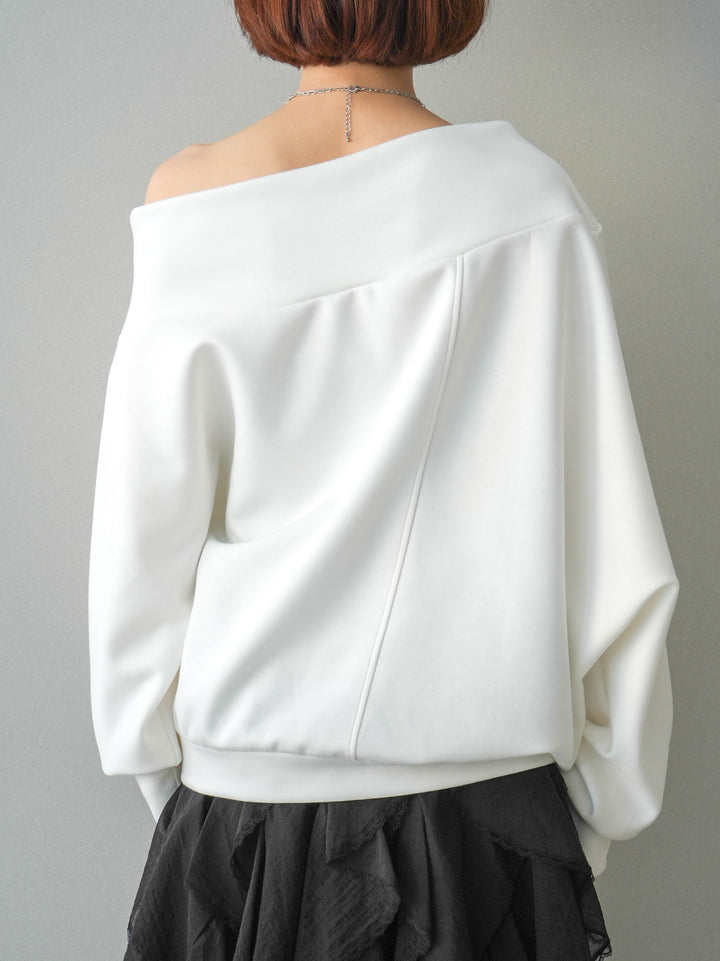 [予約]アシンメトリーオフショルポンチプルオーバー/white