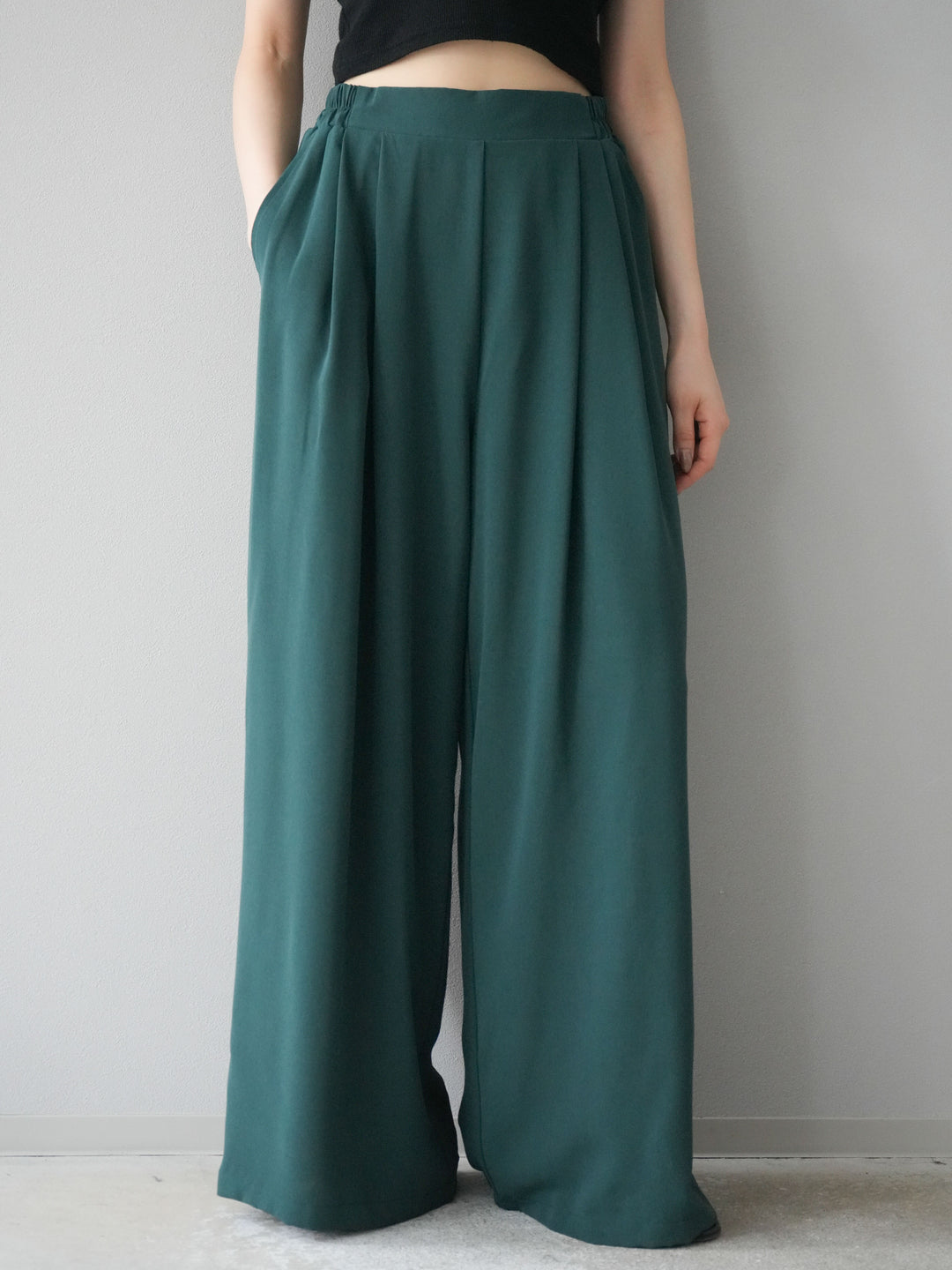 [予約]レーヨンライクタックワイドパンツ/グリーン