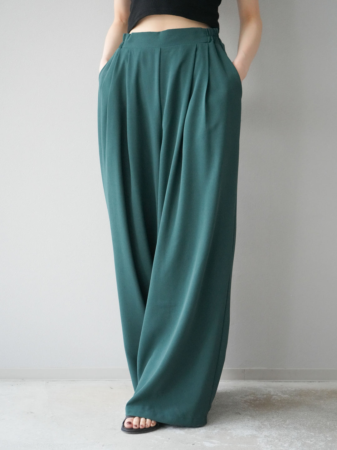 [予約]レーヨンライクタックワイドパンツ/グリーン