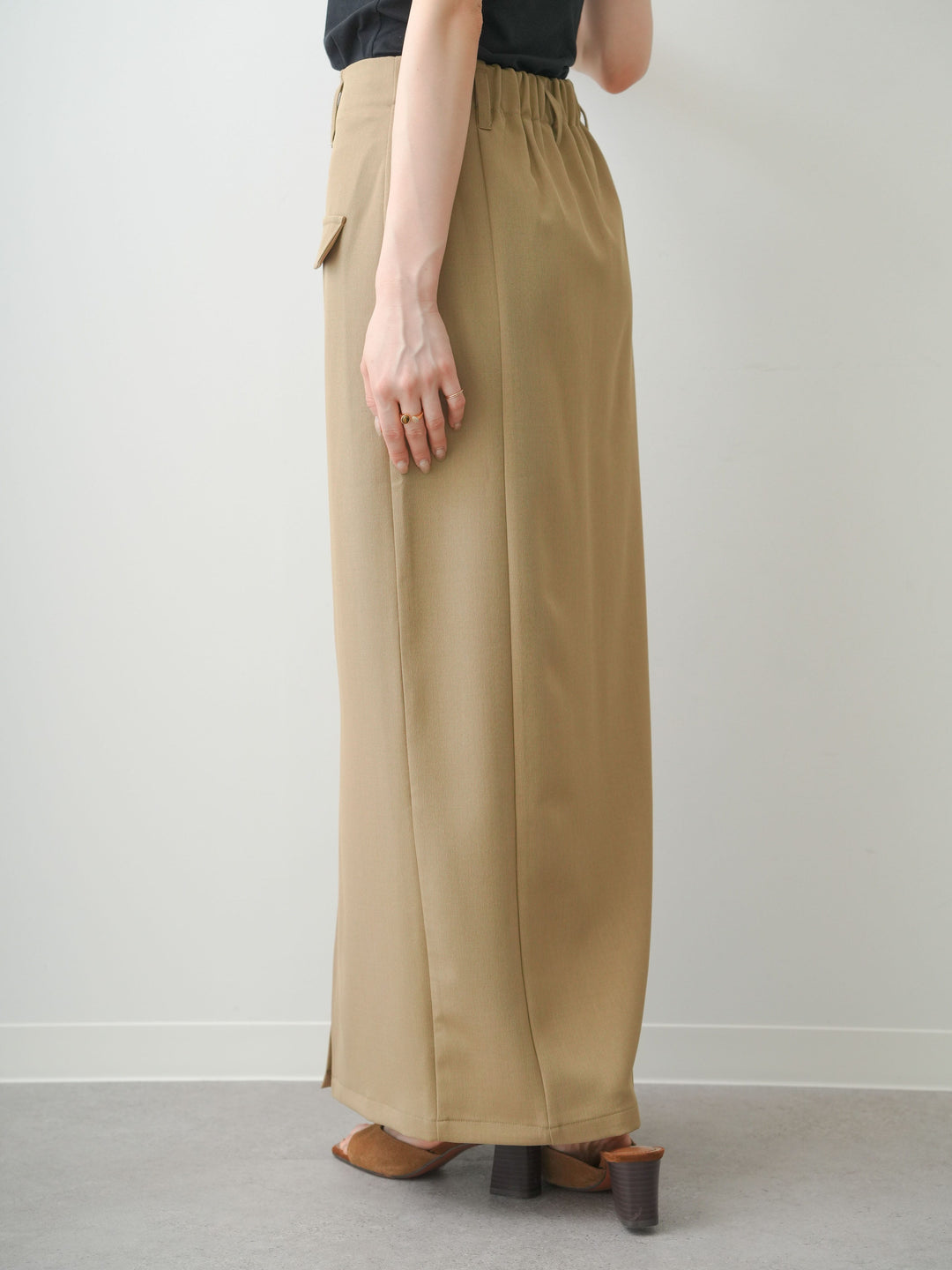 [予約]クレープデシンフラップ付きストレートスカート/beige