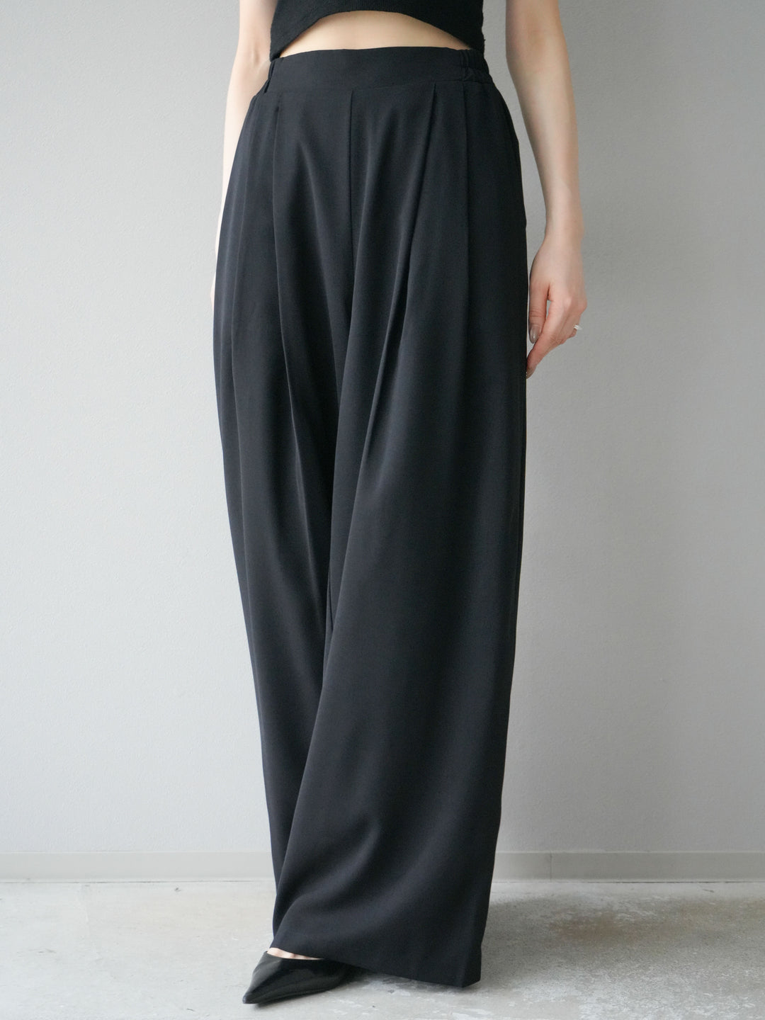 [予約]レーヨンライクタックワイドパンツ/ブラック