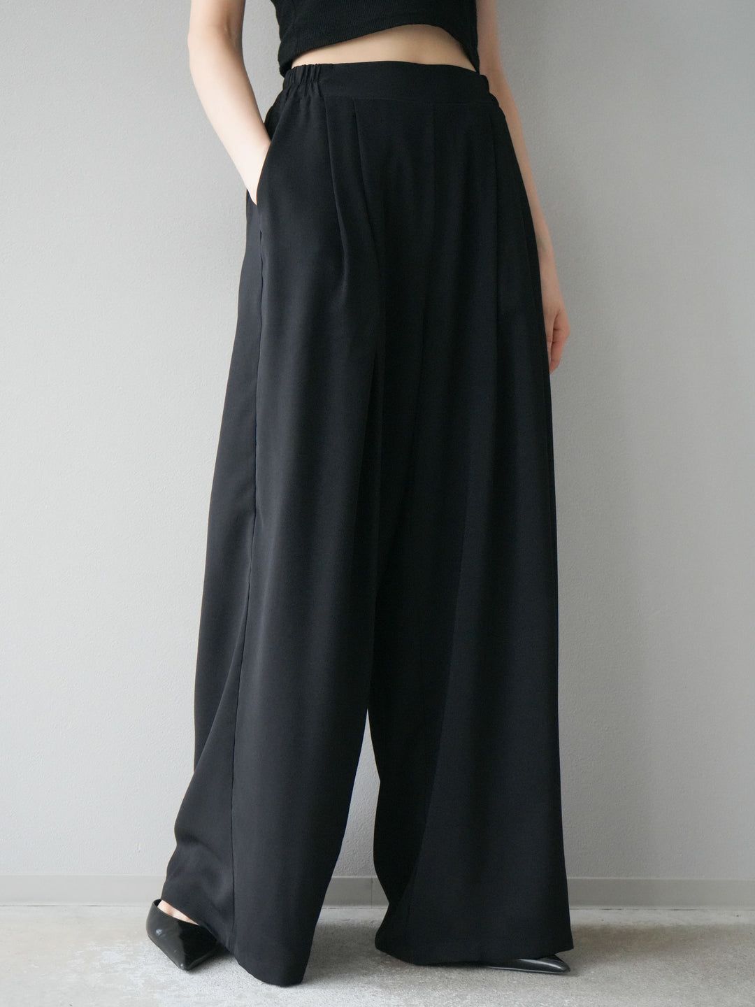 [予約]レーヨンライクタックワイドパンツ/ブラック