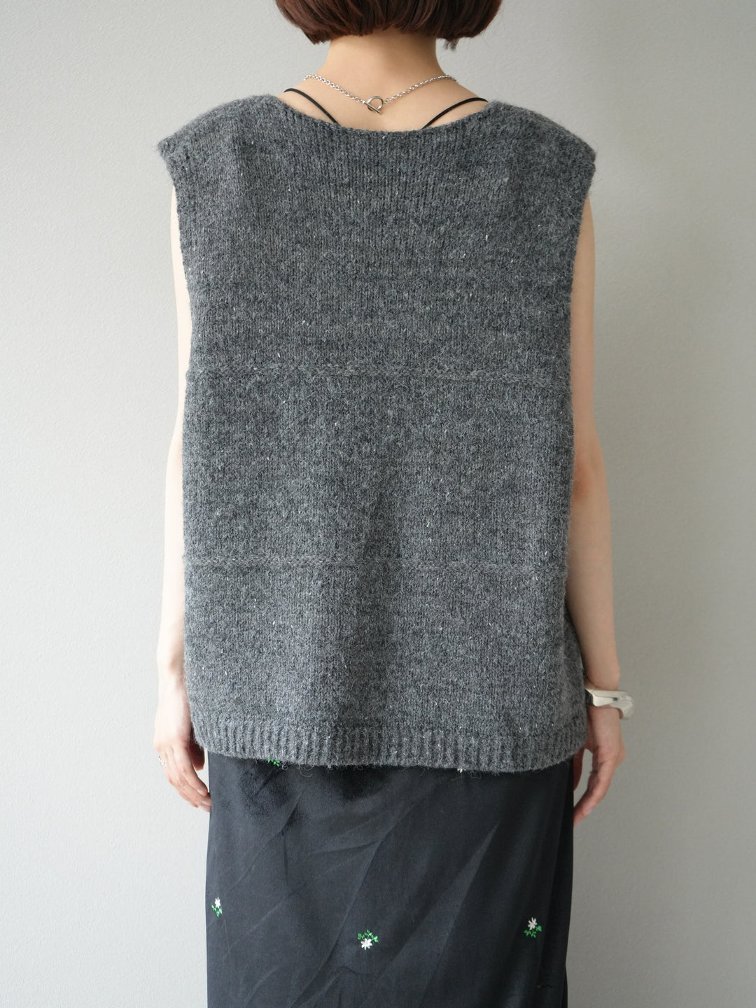 [予約]フロントスリットリボンニットベスト/グレー
