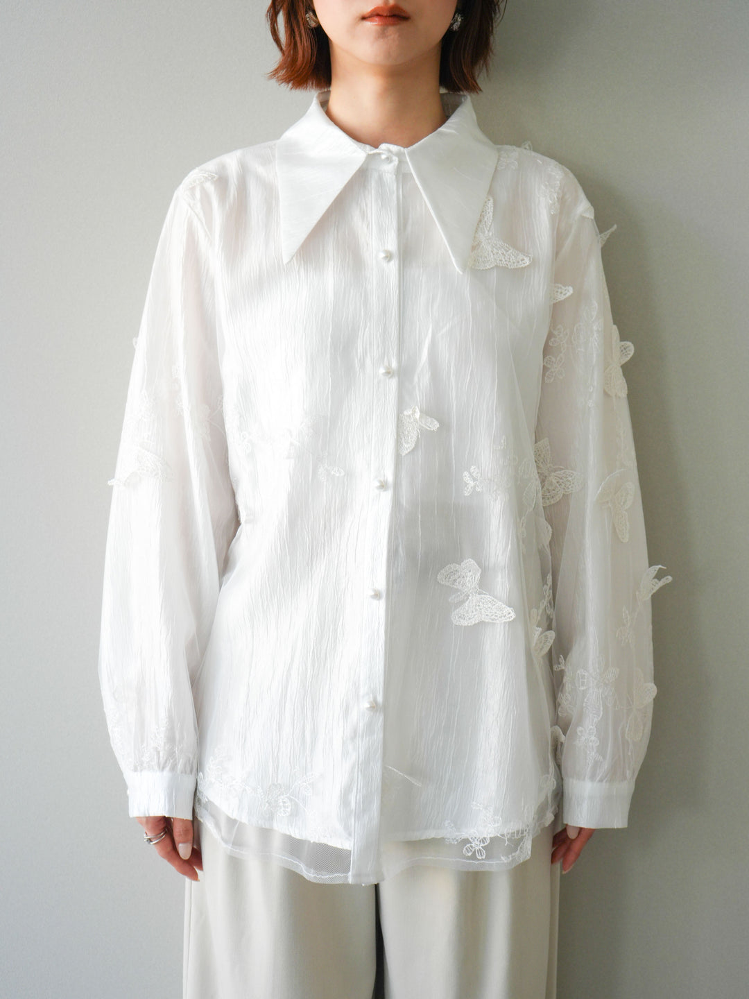 [予約]3Dバタフライエンブロイダリーブラウス/white