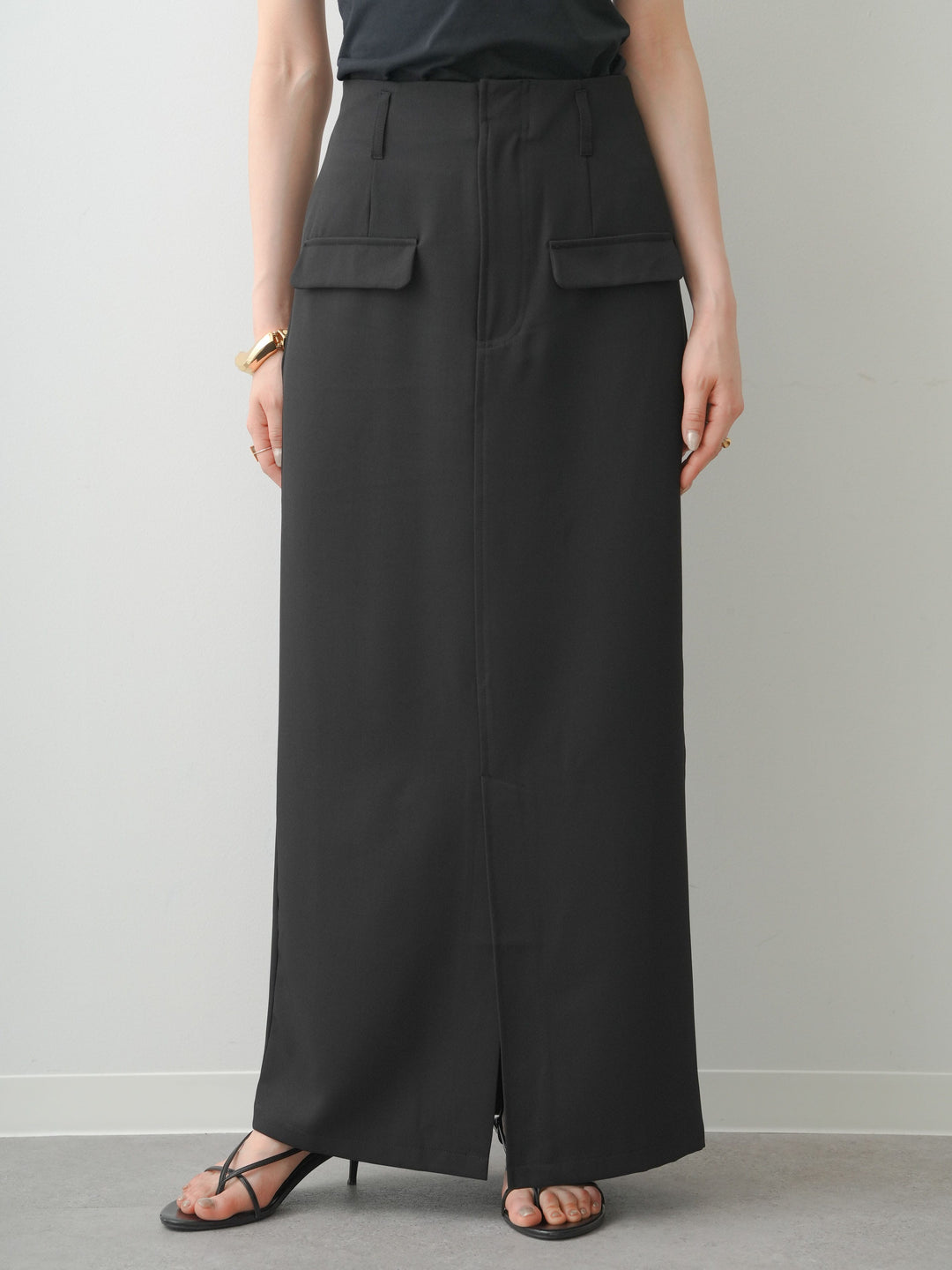 [予約]クレープデシンフラップ付きストレートスカート/black