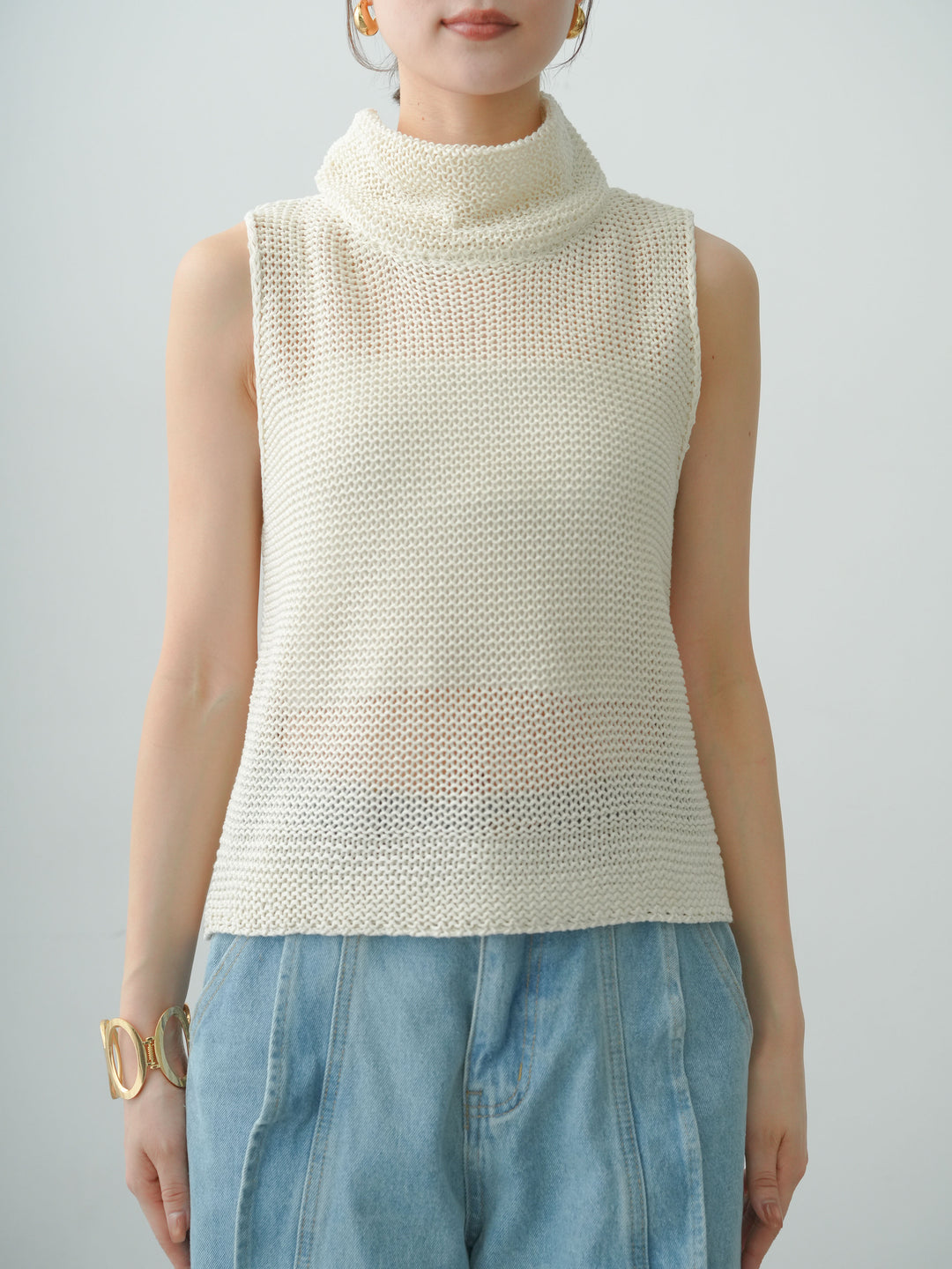 [予約]ドライタッチオフタートルメッシュニットトップス/white
