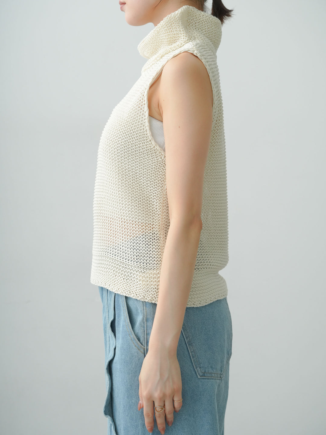 [予約]ドライタッチオフタートルメッシュニットトップス/white