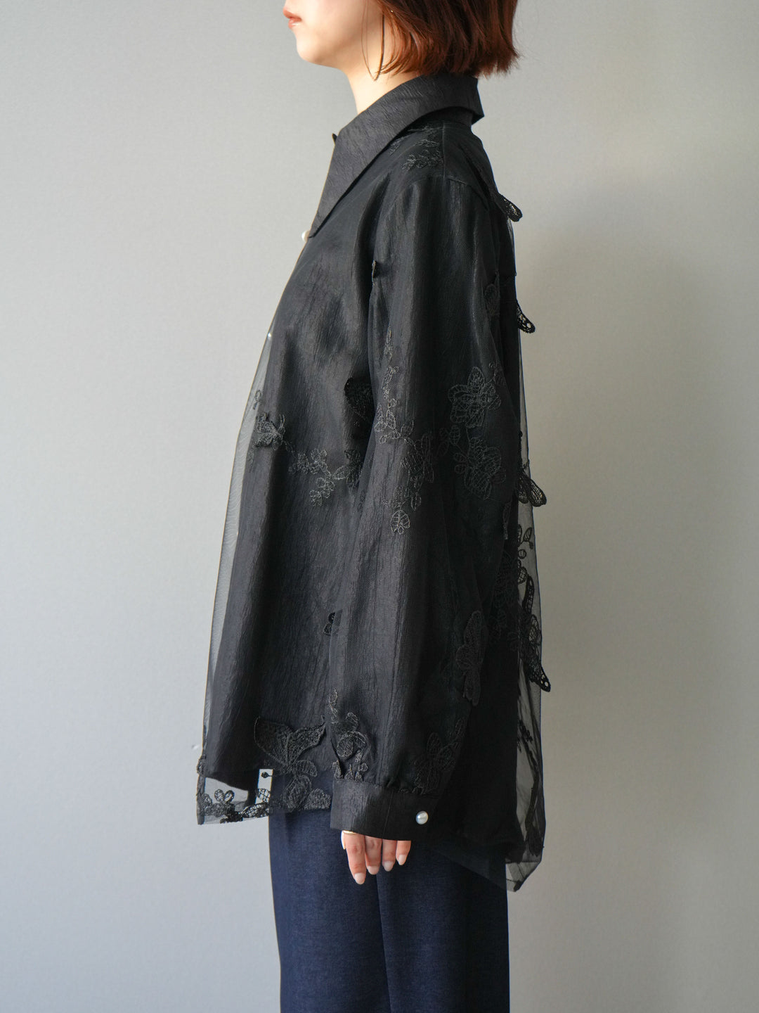 [予約]3Dバタフライエンブロイダリーブラウス/black