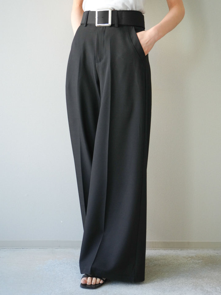 [予約]シルバーバックルドレープワイドスラックス/black