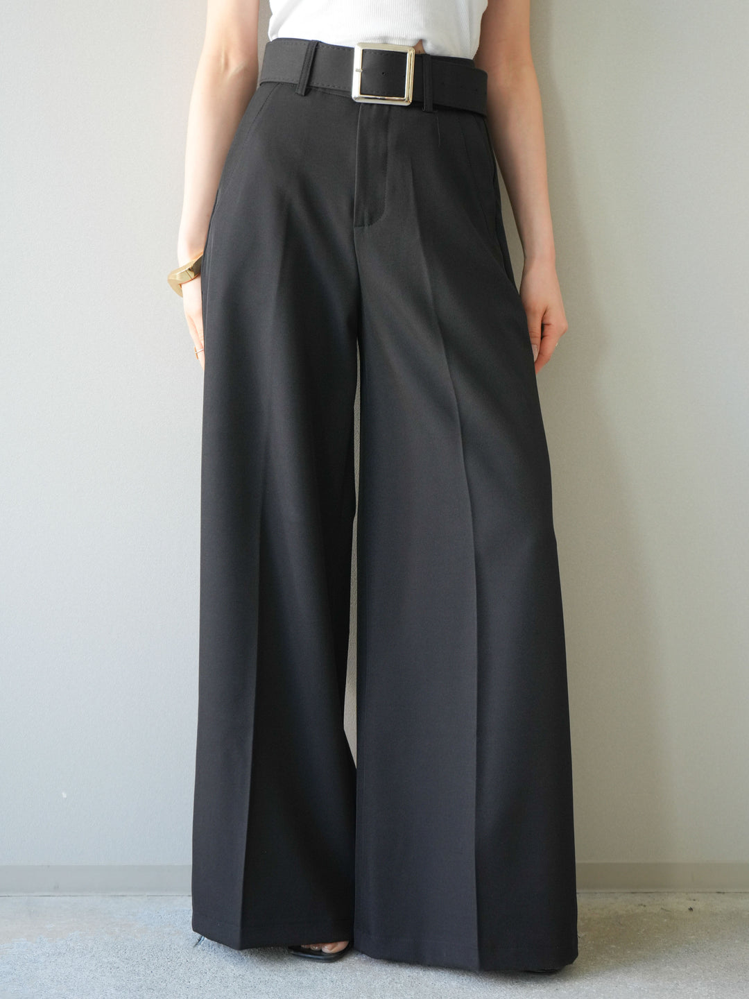 [予約]シルバーバックルドレープワイドスラックス/black
