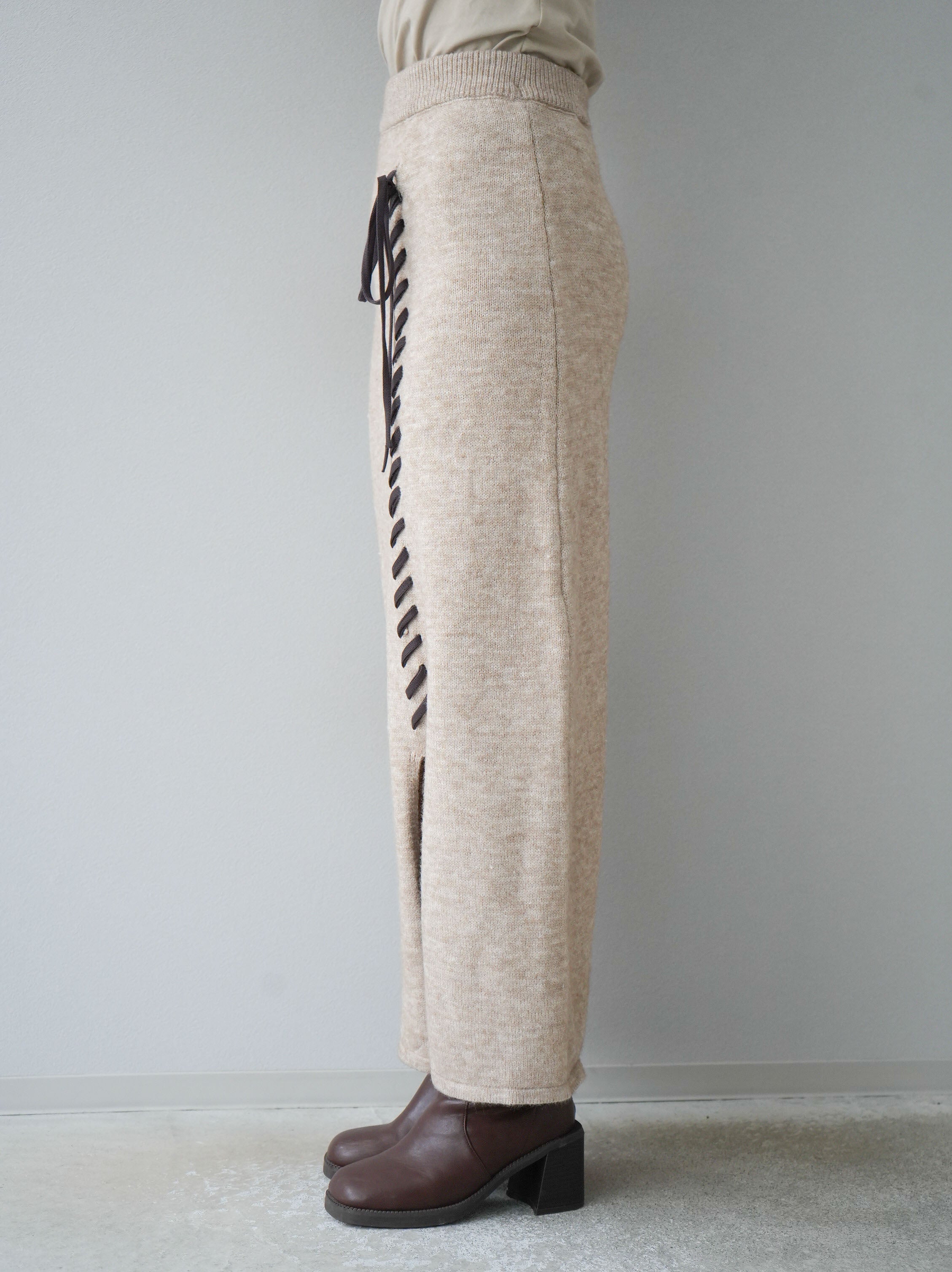 予約]ハンドステッチ配色デザインスカート/ベージュ – Lumier