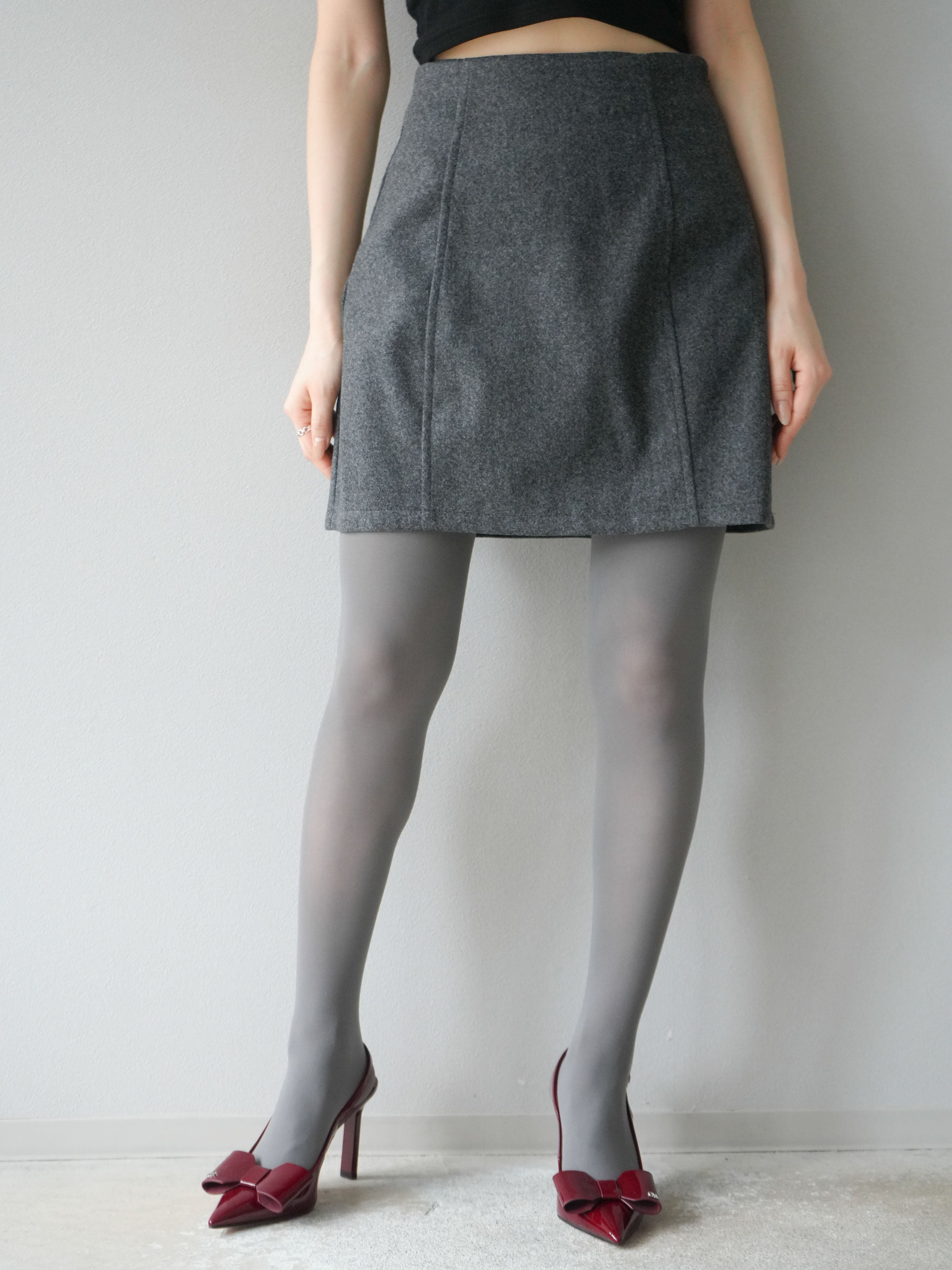 予約]フェイクウールコクーンミニスカート/チャコール – Lumier