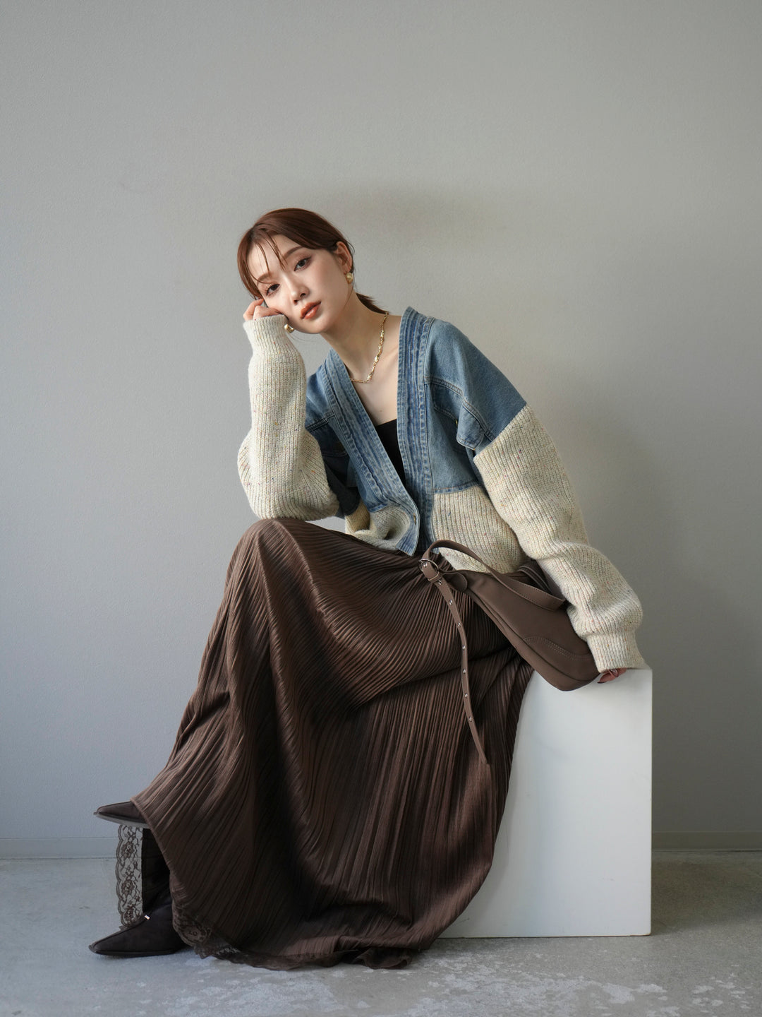 [SET]デニム切替ネップニットカーディガン+裾レーススウェードプリーツマキシスカート(2set)