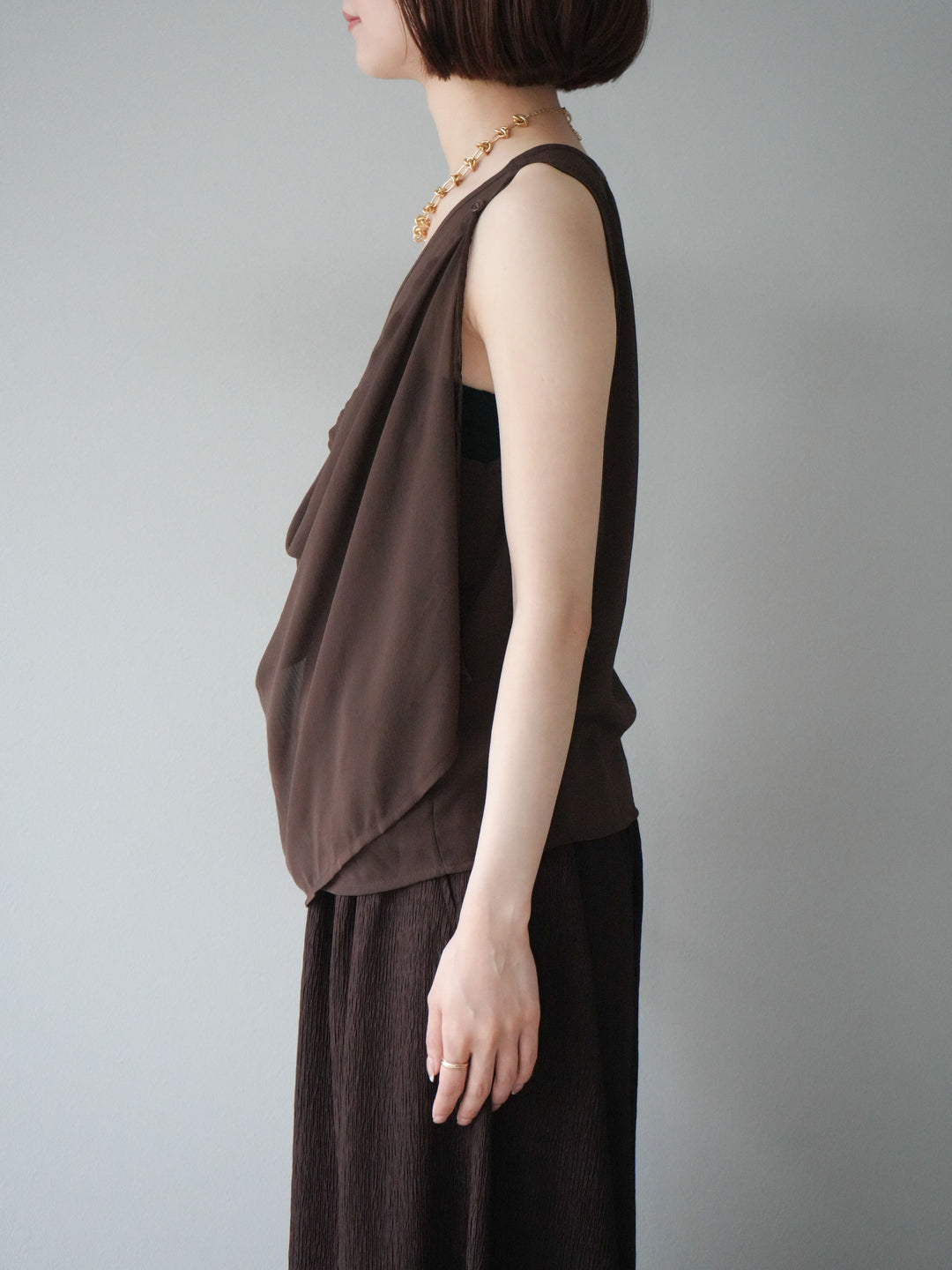 [予約]シアードレープレイヤードノースリーブトップス/ブラウン