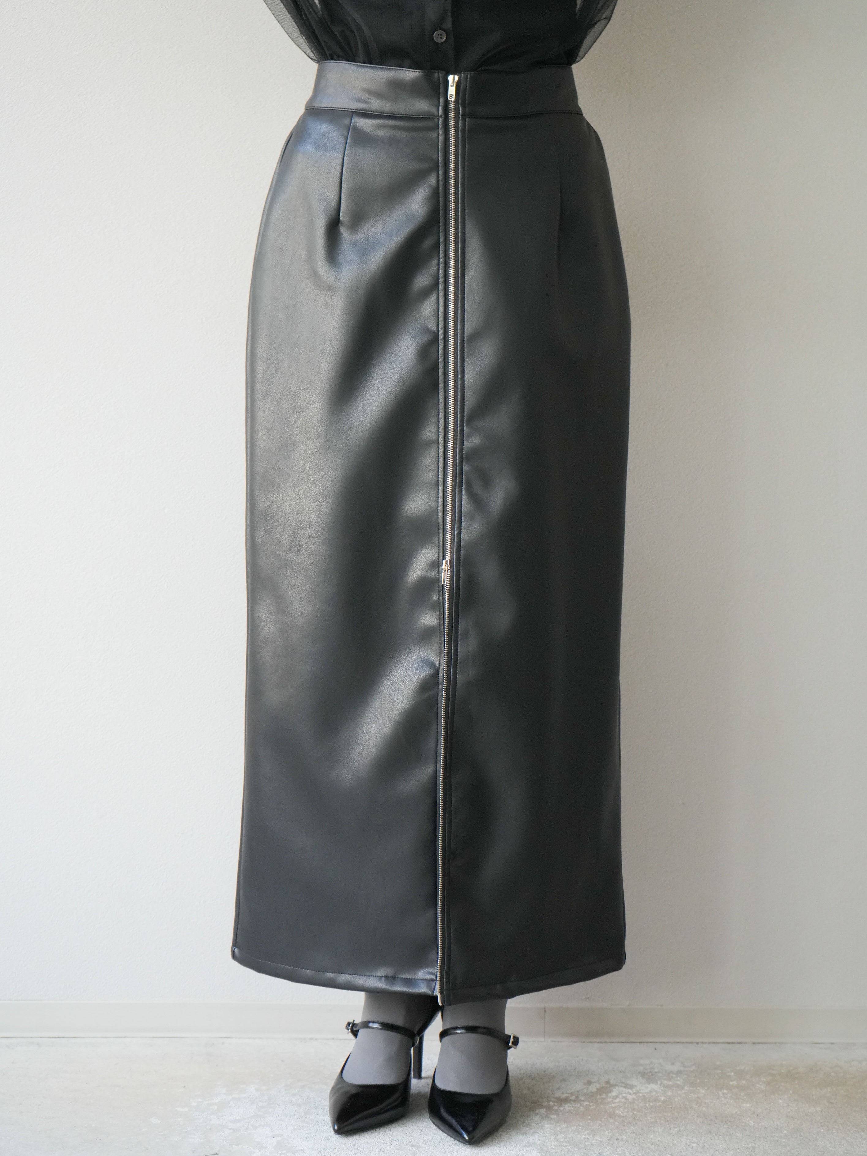 予約]フェイクレザーZIPタイトスカート/ブラック – Lumier