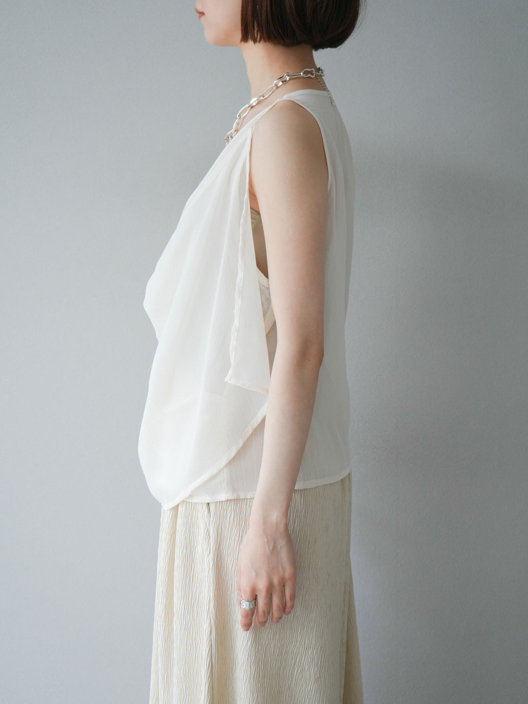 [予約]シアードレープレイヤードノースリーブトップス/ホワイト