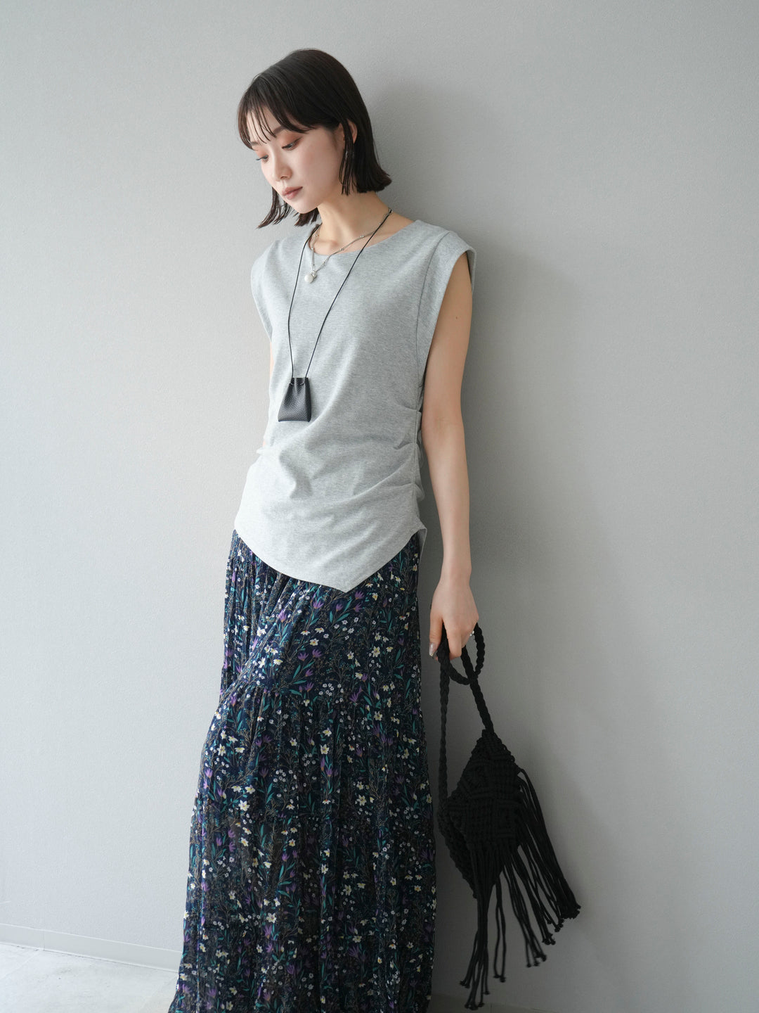 [予約]サイドギャザーTシャツ＆巾着レザーネックレスSET /グレー