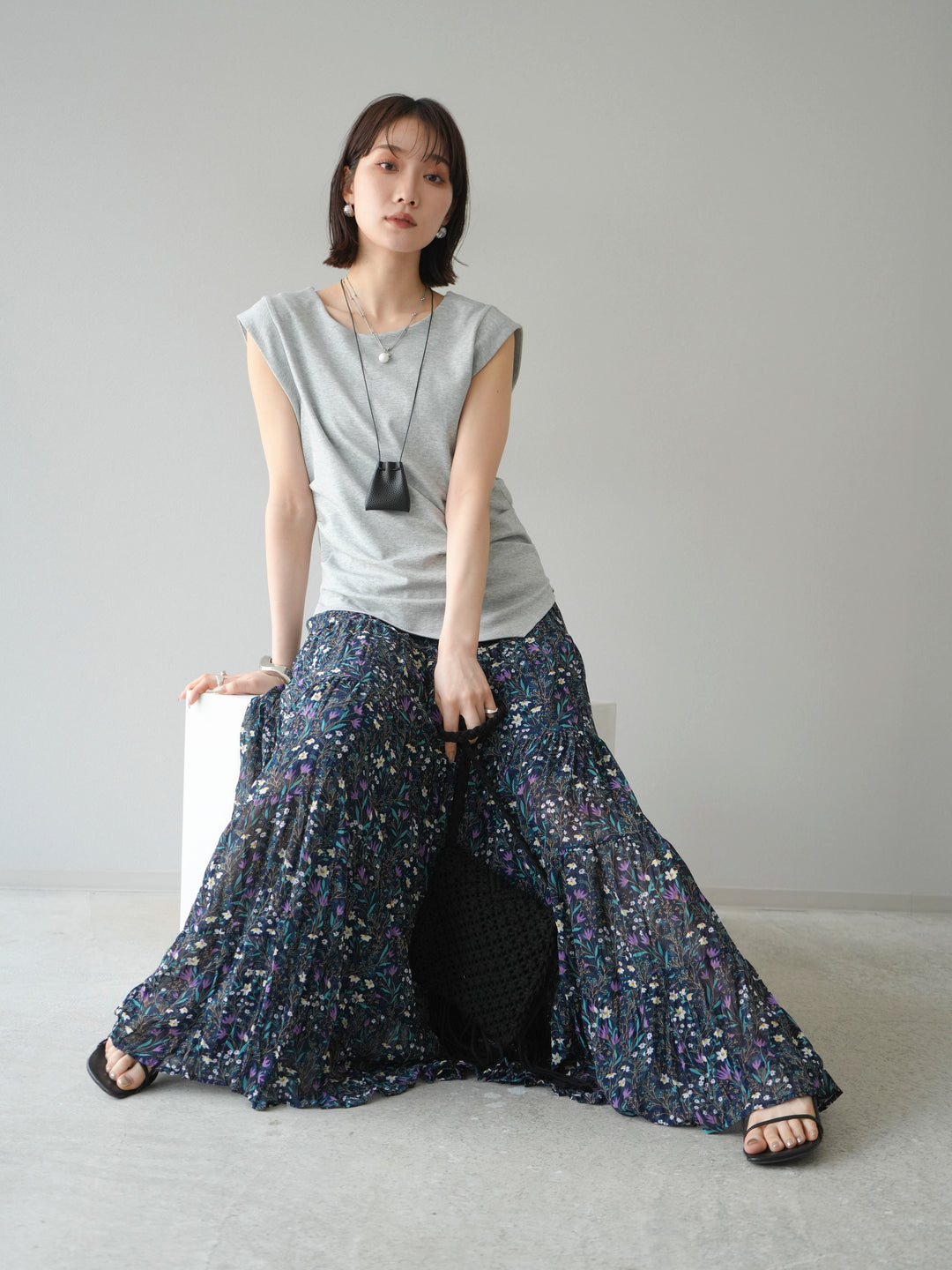 [予約]サイドギャザーTシャツ＆巾着レザーネックレスSET /グレー