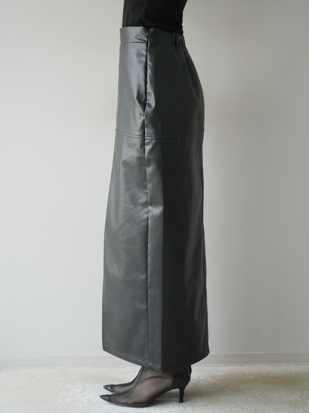 [予約]フェイクレザーフロントスリットスカート/ブラック