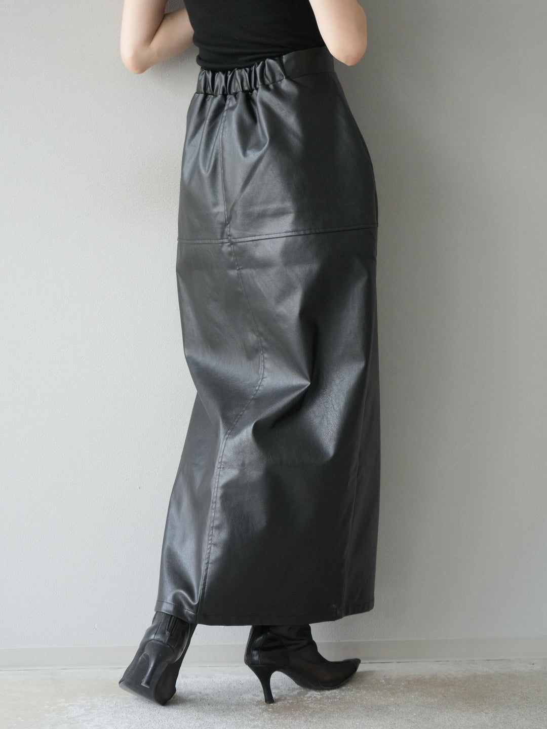 [予約]フェイクレザーフロントスリットスカート/ブラック