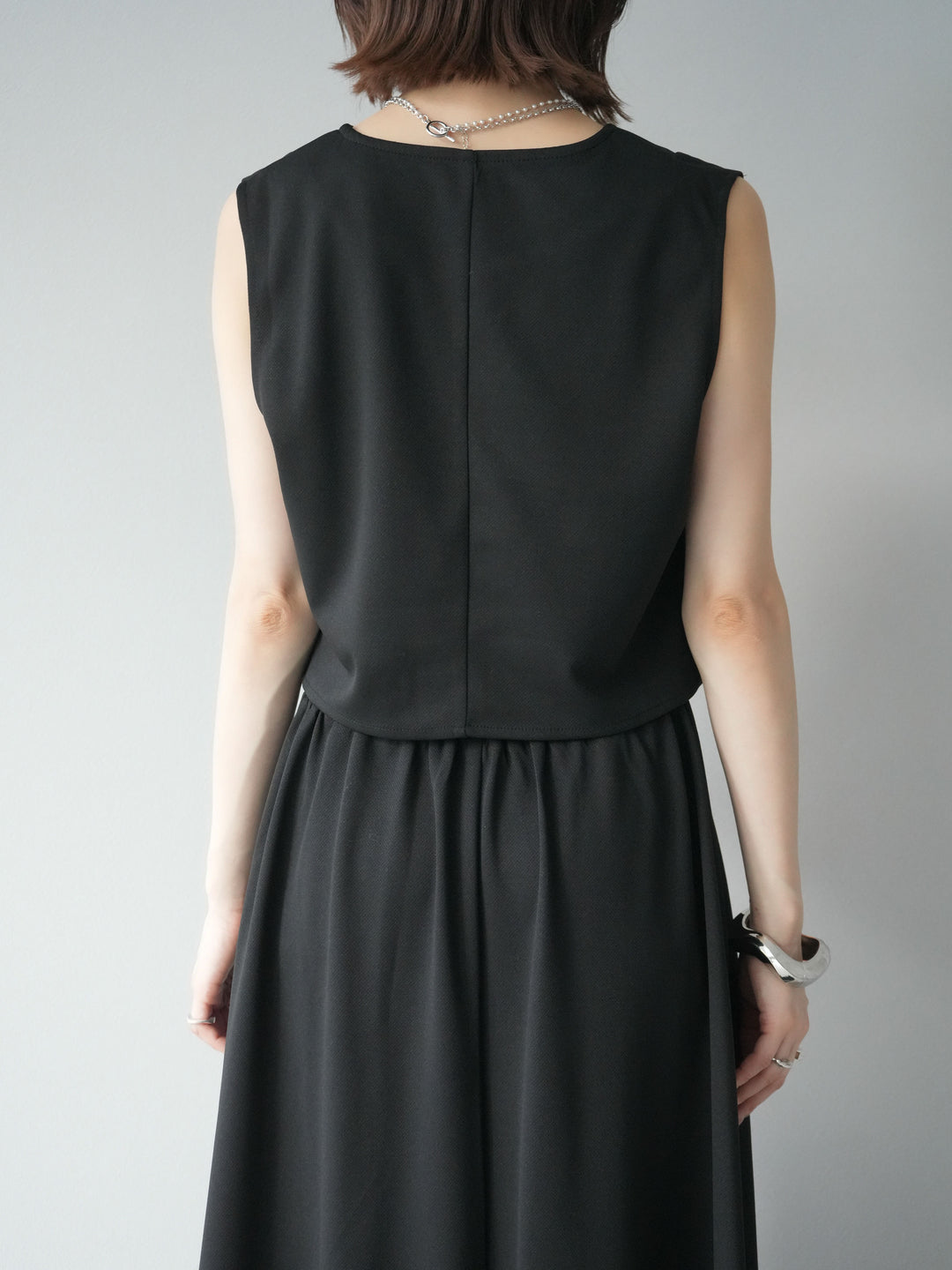 [予約]ポンチノーカラーベスト/ブラック