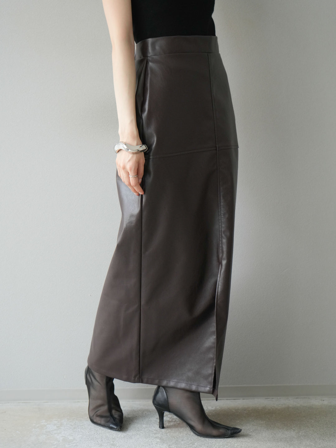 [予約]フェイクレザーフロントスリットスカート/ブラウン