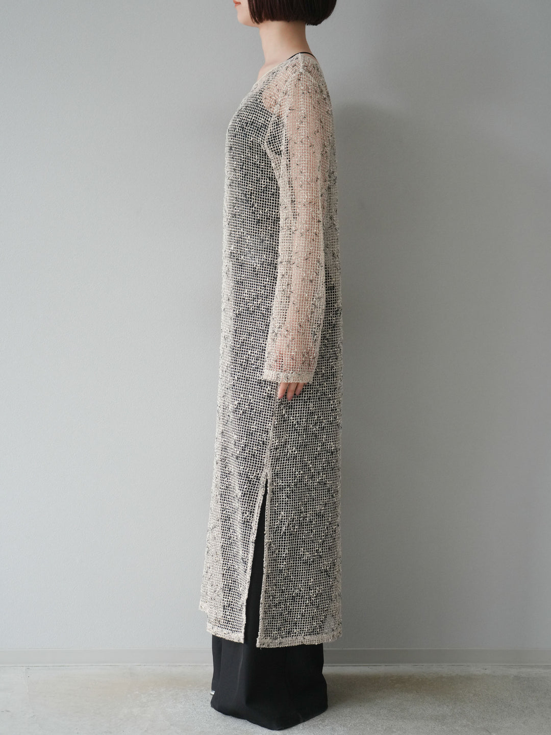 [預購] 鏤空網眼露背洋裝/象牙白