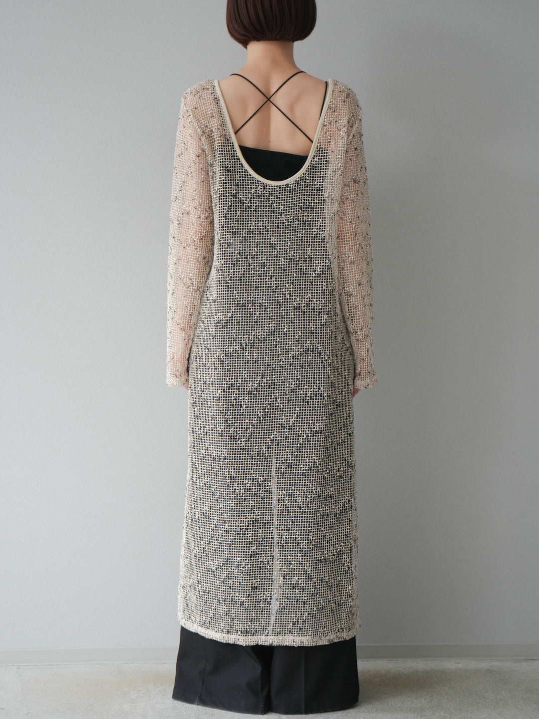 [預購] 鏤空網眼露背洋裝/象牙白