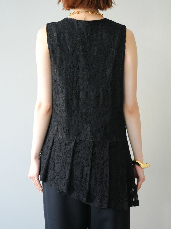 [予約]アシンメトリーレースプリーツベスト/black