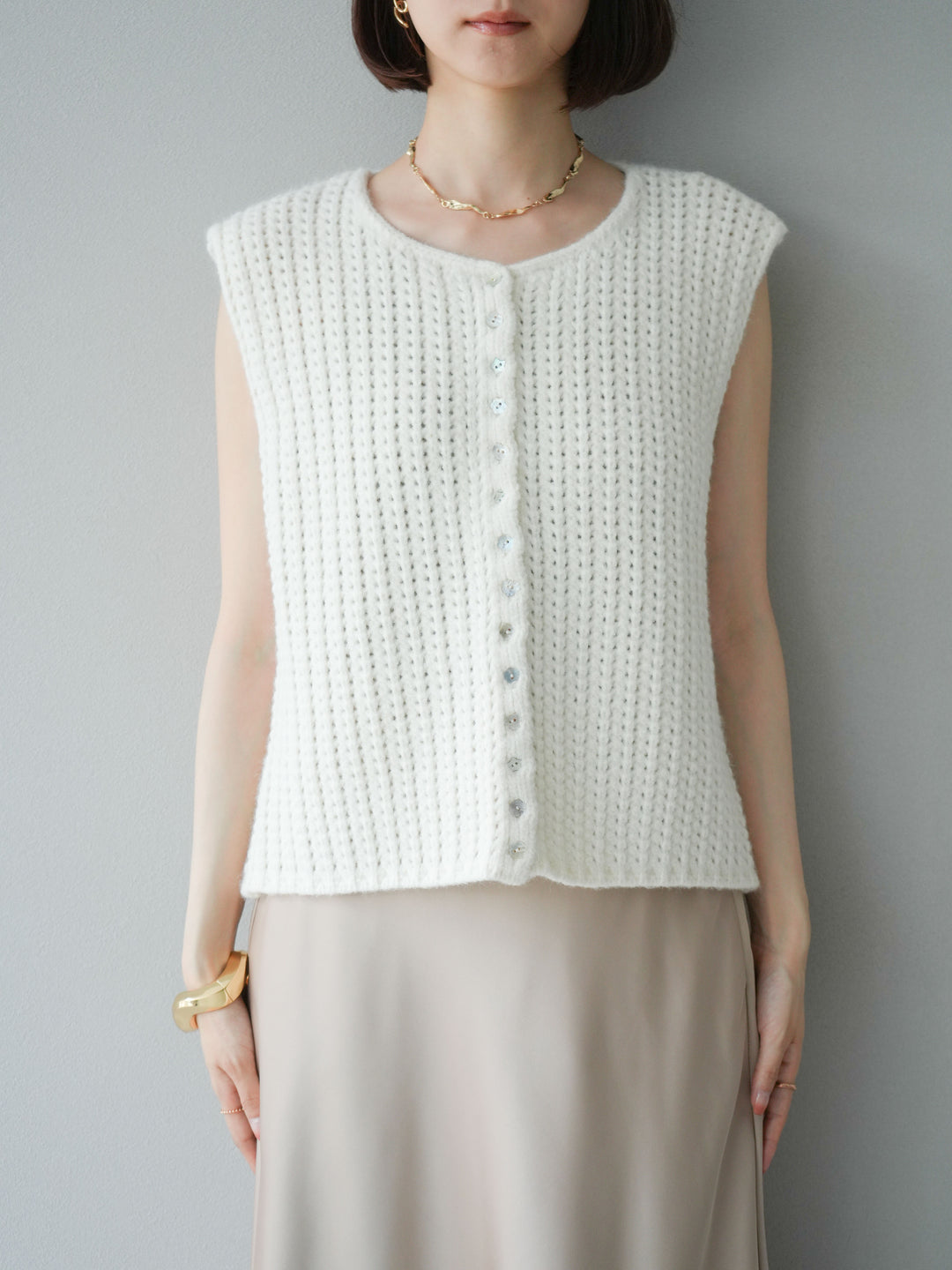 [予約]ランダムボタンニットベスト/アイボリー