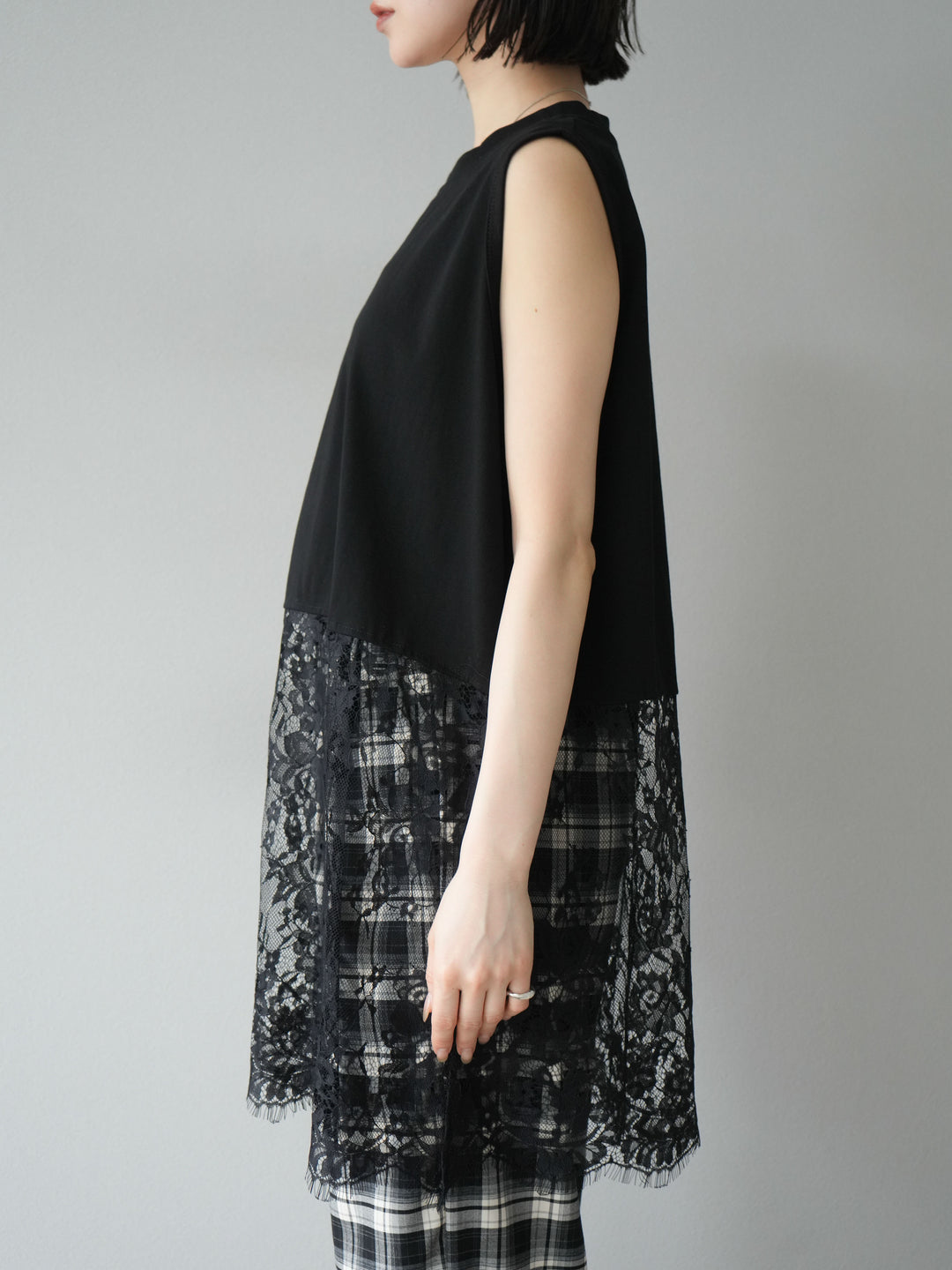 [予約]レース切替ノースリトップス/ブラック