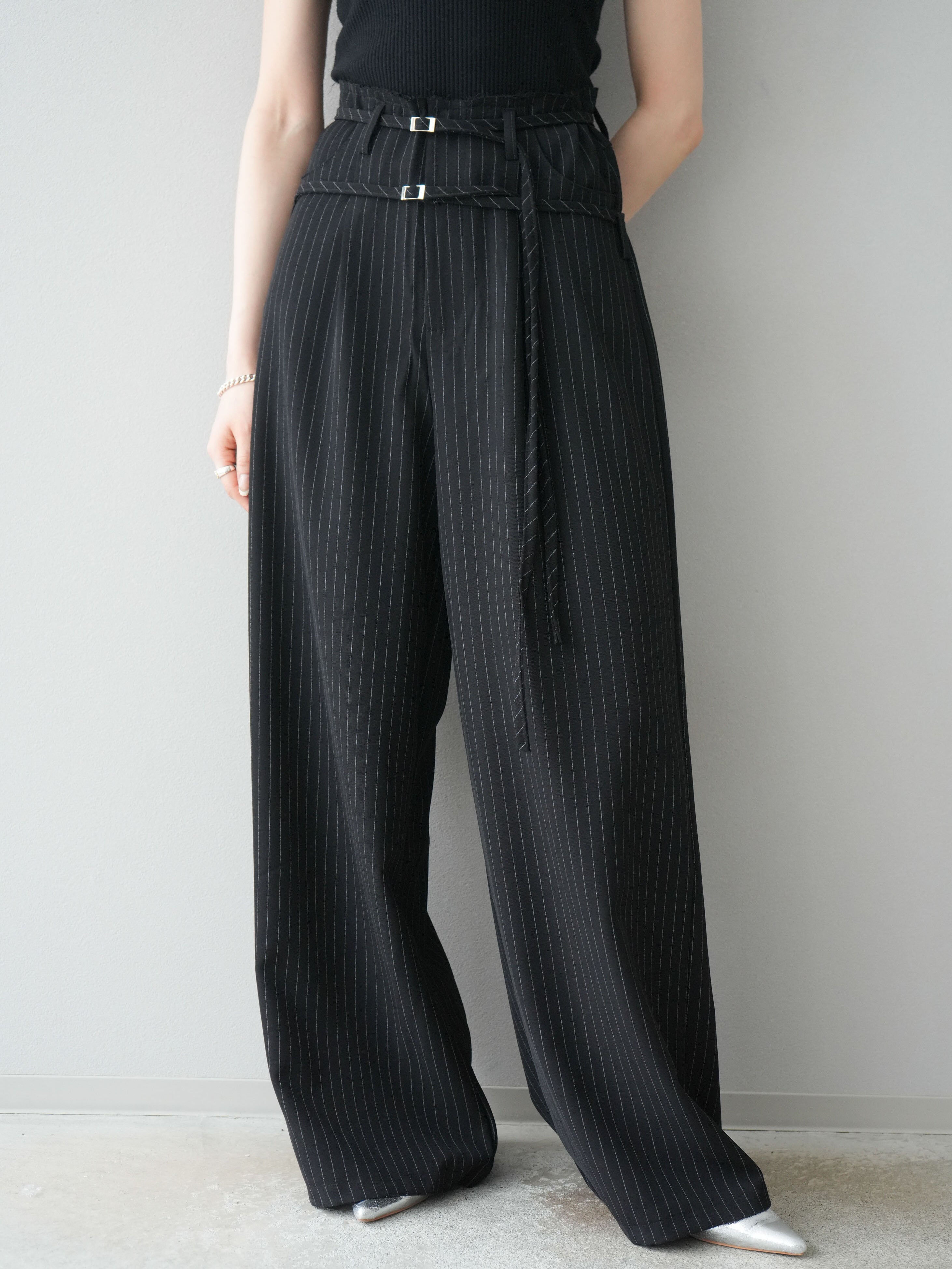 予約]ダブルベルトストライプワイドパンツ/ブラック – Lumier
