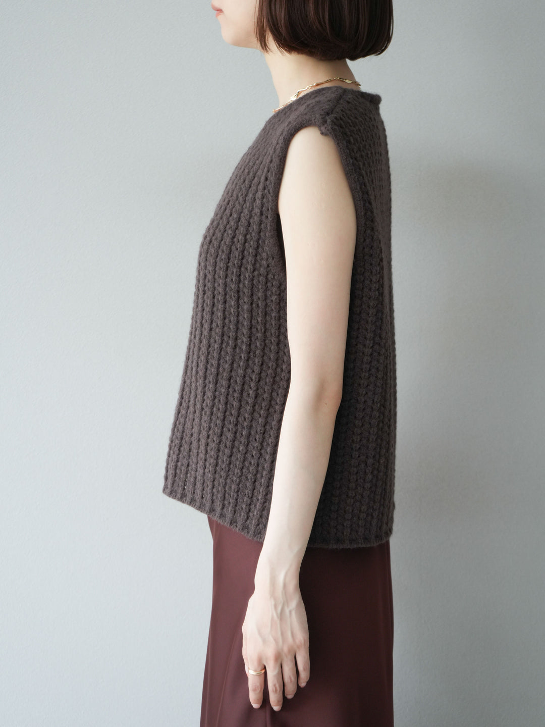 [予約]ランダムボタンニットベスト/ブラウン