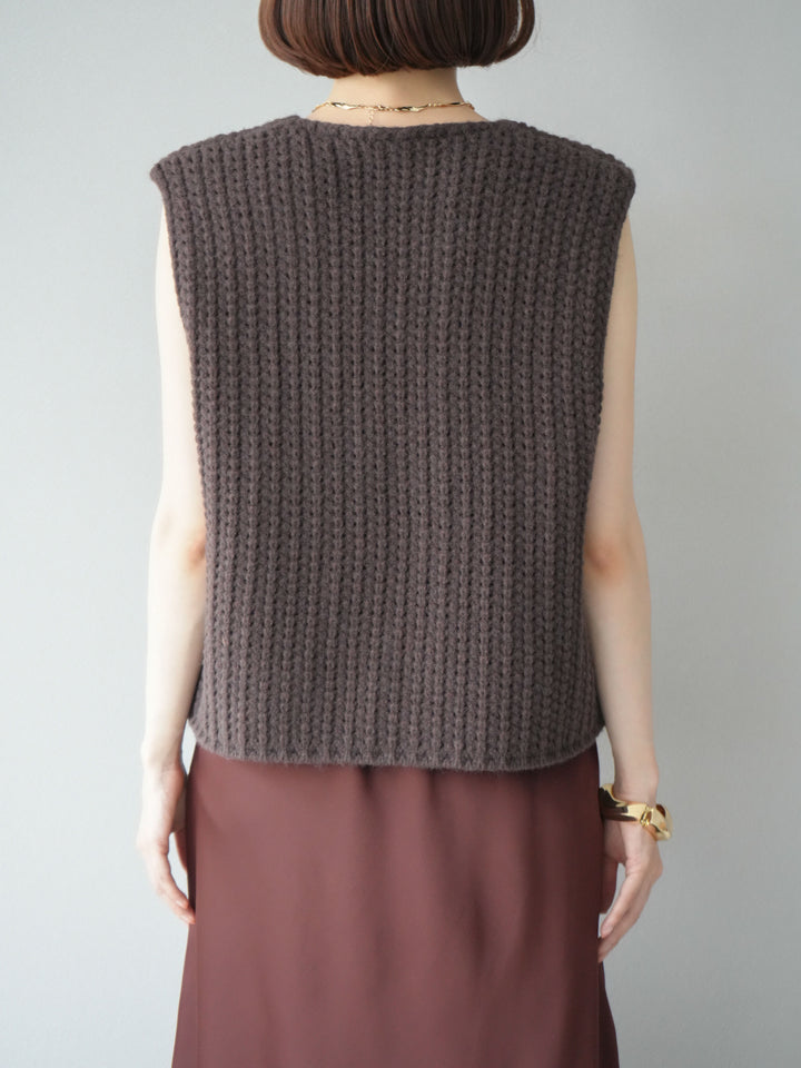 [予約]ランダムボタンニットベスト/ブラウン