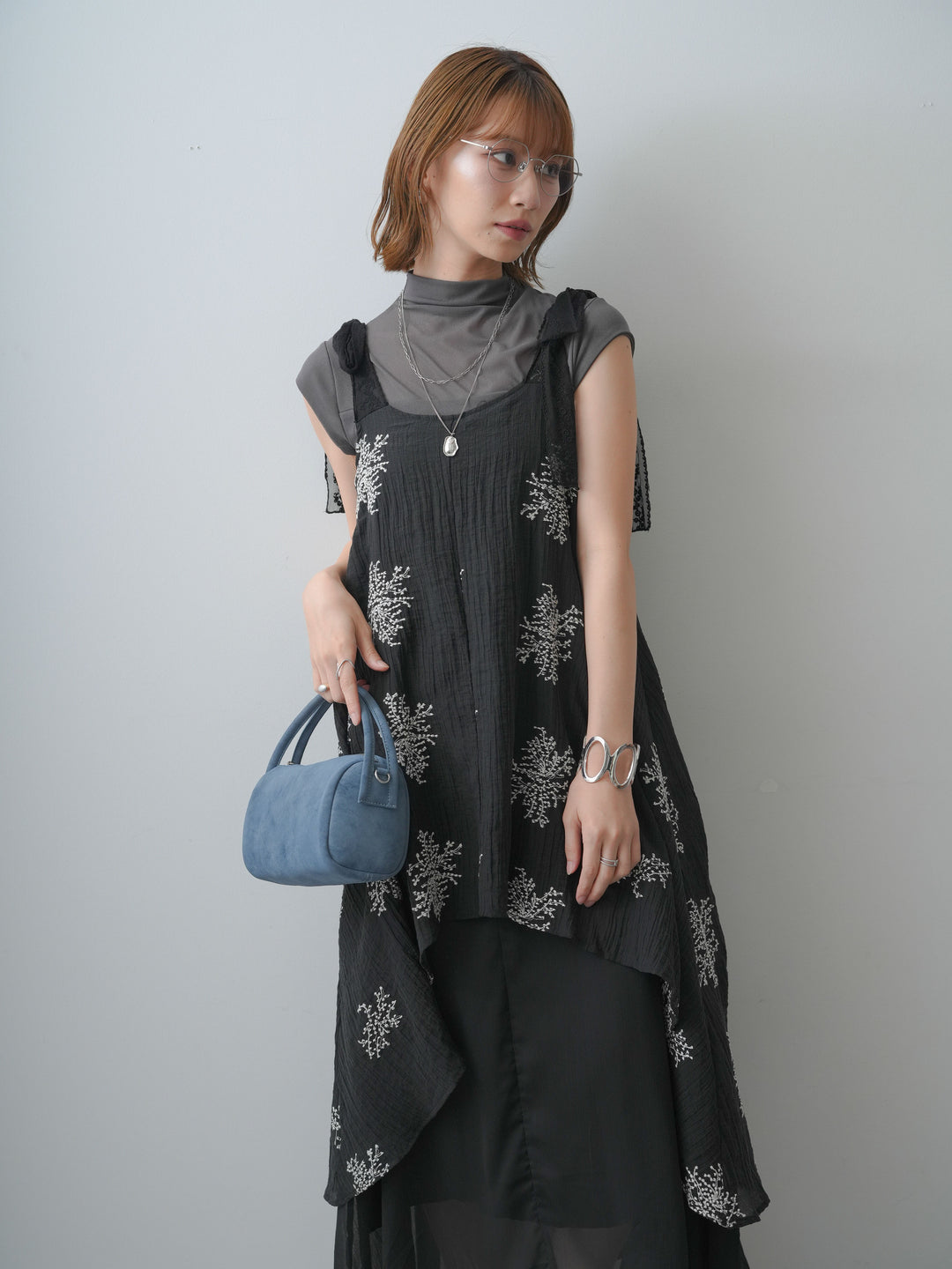 【套裝】蕾絲緞帶刺繡多層洋裝 + 配件套裝（2 套可選）