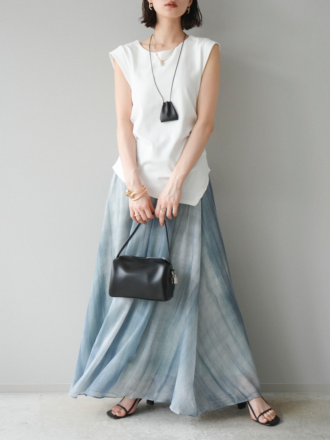 [予約]サイドギャザーTシャツ＆巾着レザーネックレスSET /ホワイト