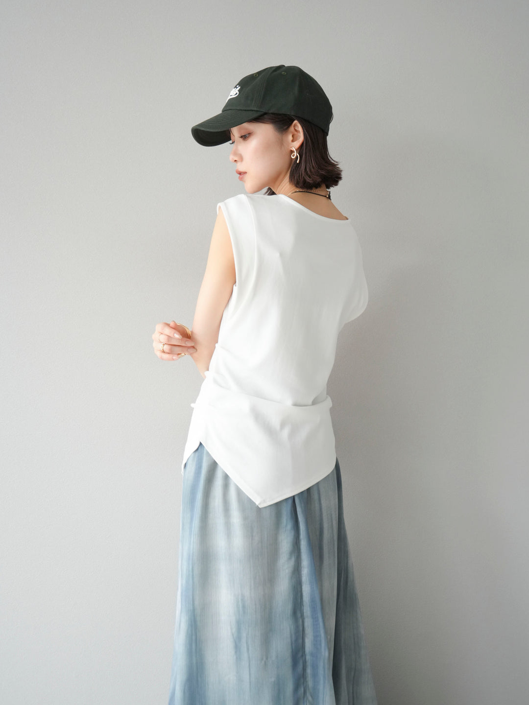 [予約]サイドギャザーTシャツ＆巾着レザーネックレスSET /ホワイト