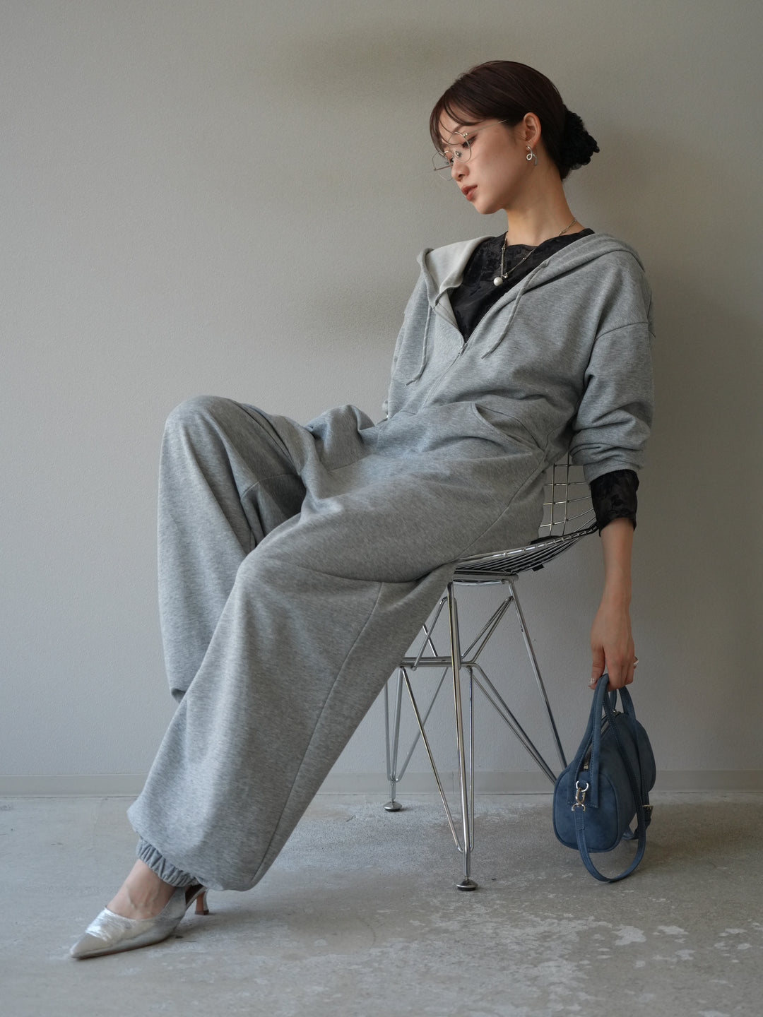 [予約]ミニ裏毛フーディージャンプスーツ/チャコールグレー